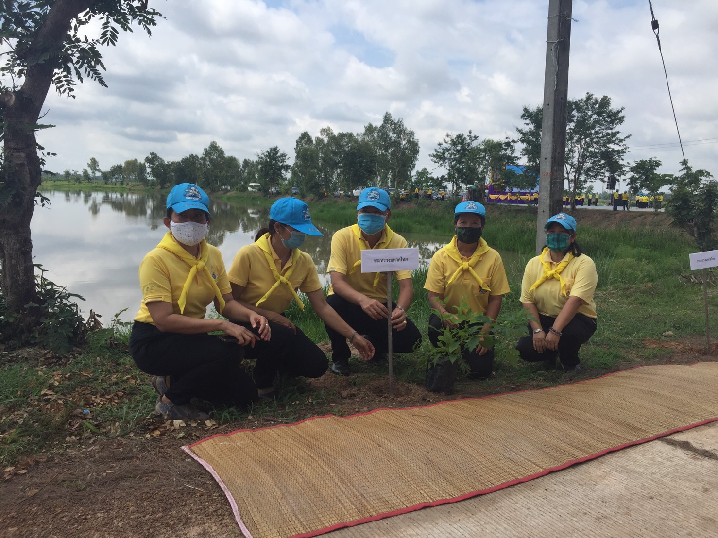 พช.หนองคาย ร่วมกิจกรรมจิตอาสา เนื่องในโอกาสวันเฉลิมพระชนมพรรษาสมเด็จพระนางเจ้าฯ พระบรมราชินี