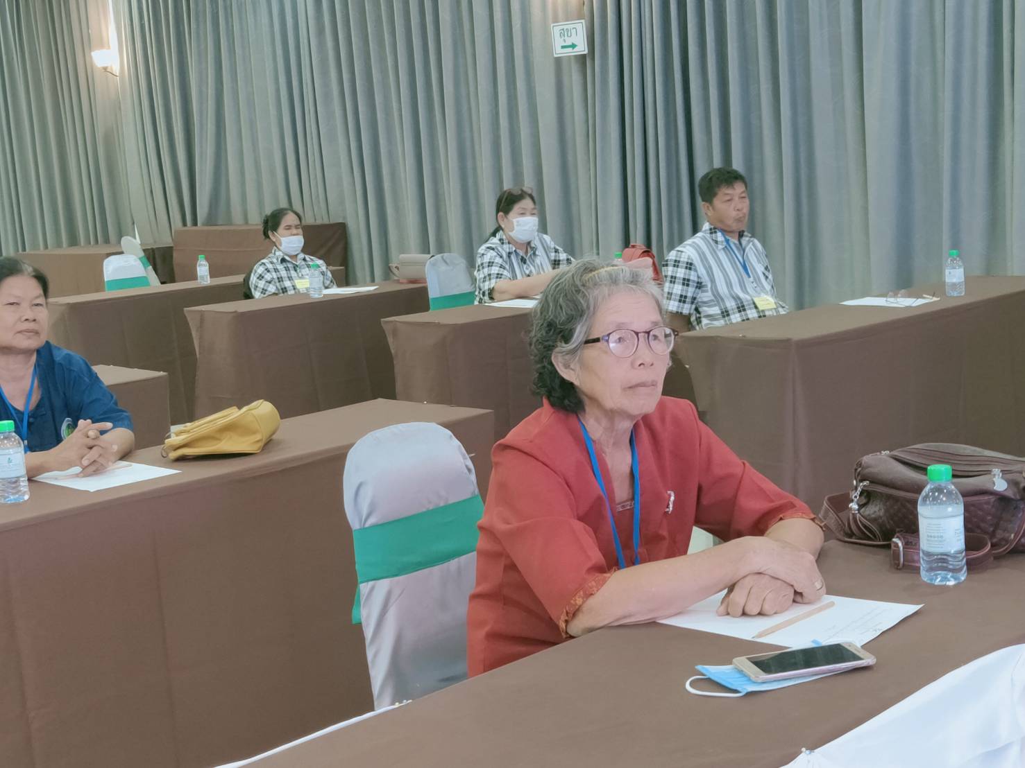 พช.หนองคาย จัด โครงการยกระดับผ้าทออีสานสู่สากล กิจกรรมหลักยกระดับมาตรฐานผลิตภัณฑ์กลุ่มแปรรูปผ้าฝ้าย ผ้าขาวม้าไทยสู่สากล (ภาคตะวันออกเฉียงเหนือ) ประจำปี พ.ศ. 2563 กิจกรรมเสริมสร้างประสบการณ์การพัฒนาและออกแบบ