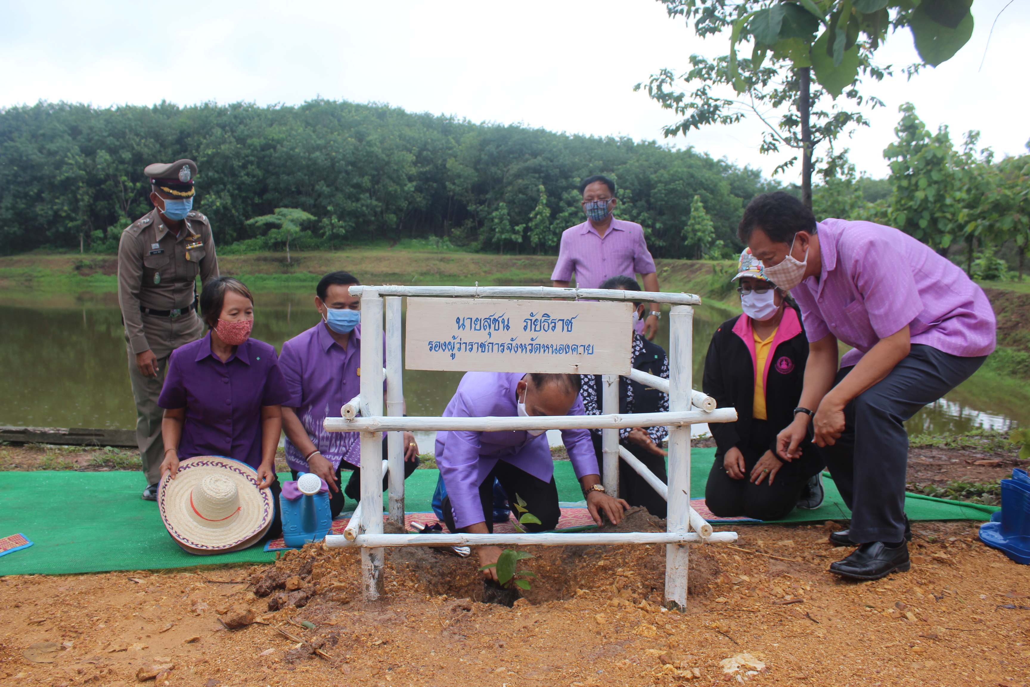 จังหวัดหนองคาย ดำเนินโครงการ “รวมพลังสตรีอาสาพัฒนา ปลูกป่าเฉลิมพระเกียรติ เนื่องในโอกาส วันเฉลิมพระชนมพรรษา สมเด็จพระนางเจ้าสุทิดา พัชรสุธาพิมลลักษณ พระบรมราชินี 3 มิถุนายน 2563 “
