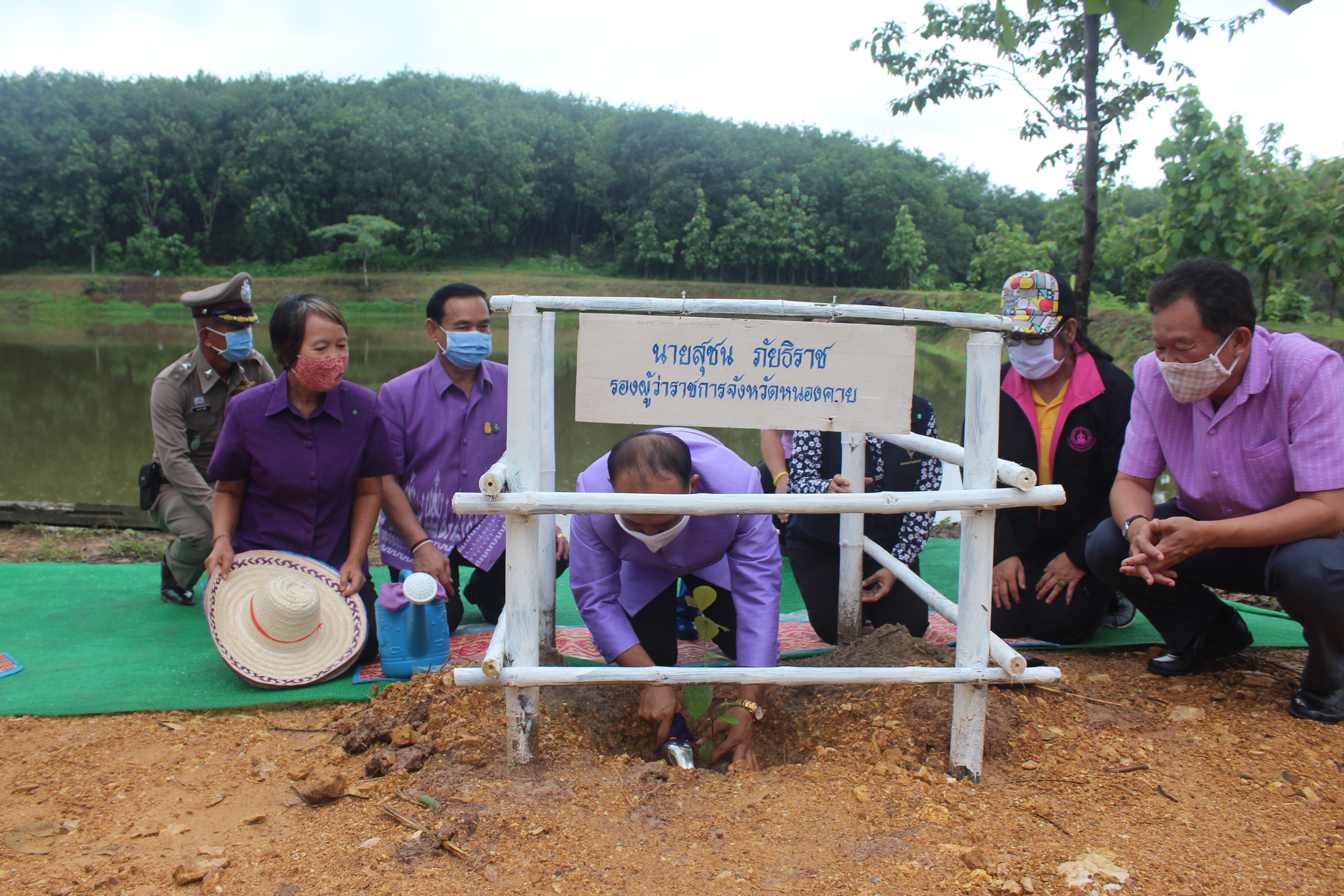 จังหวัดหนองคาย ดำเนินโครงการ “รวมพลังสตรีอาสาพัฒนา ปลูกป่าเฉลิมพระเกียรติ เนื่องในโอกาส วันเฉลิมพระชนมพรรษา สมเด็จพระนางเจ้าสุทิดา พัชรสุธาพิมลลักษณ พระบรมราชินี 3 มิถุนายน 2563 “