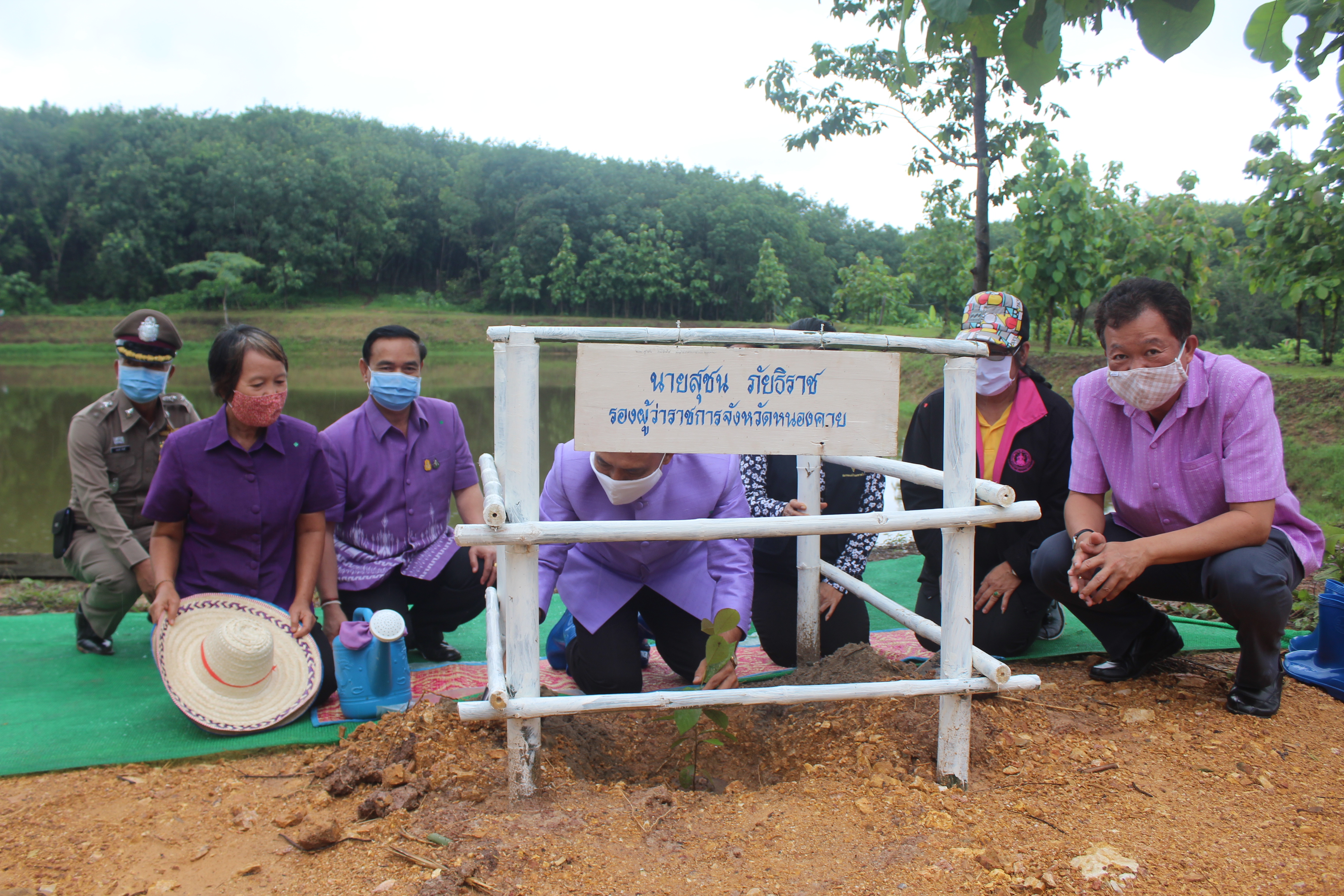 จังหวัดหนองคาย ดำเนินโครงการ “รวมพลังสตรีอาสาพัฒนา ปลูกป่าเฉลิมพระเกียรติ เนื่องในโอกาส วันเฉลิมพระชนมพรรษา สมเด็จพระนางเจ้าสุทิดา พัชรสุธาพิมลลักษณ พระบรมราชินี 3 มิถุนายน 2563 “