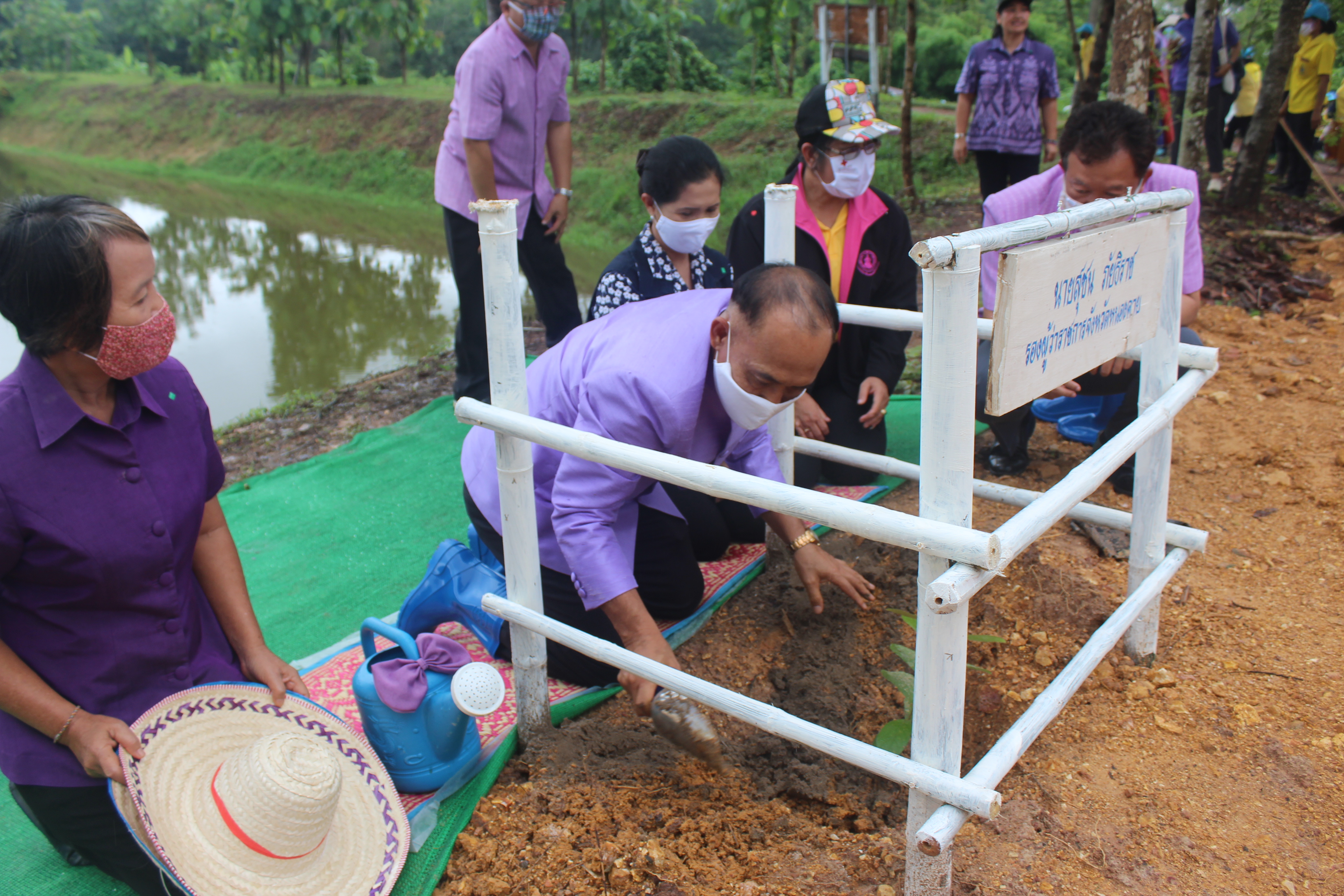 จังหวัดหนองคาย ดำเนินโครงการ “รวมพลังสตรีอาสาพัฒนา ปลูกป่าเฉลิมพระเกียรติ เนื่องในโอกาส วันเฉลิมพระชนมพรรษา สมเด็จพระนางเจ้าสุทิดา พัชรสุธาพิมลลักษณ พระบรมราชินี 3 มิถุนายน 2563 “
