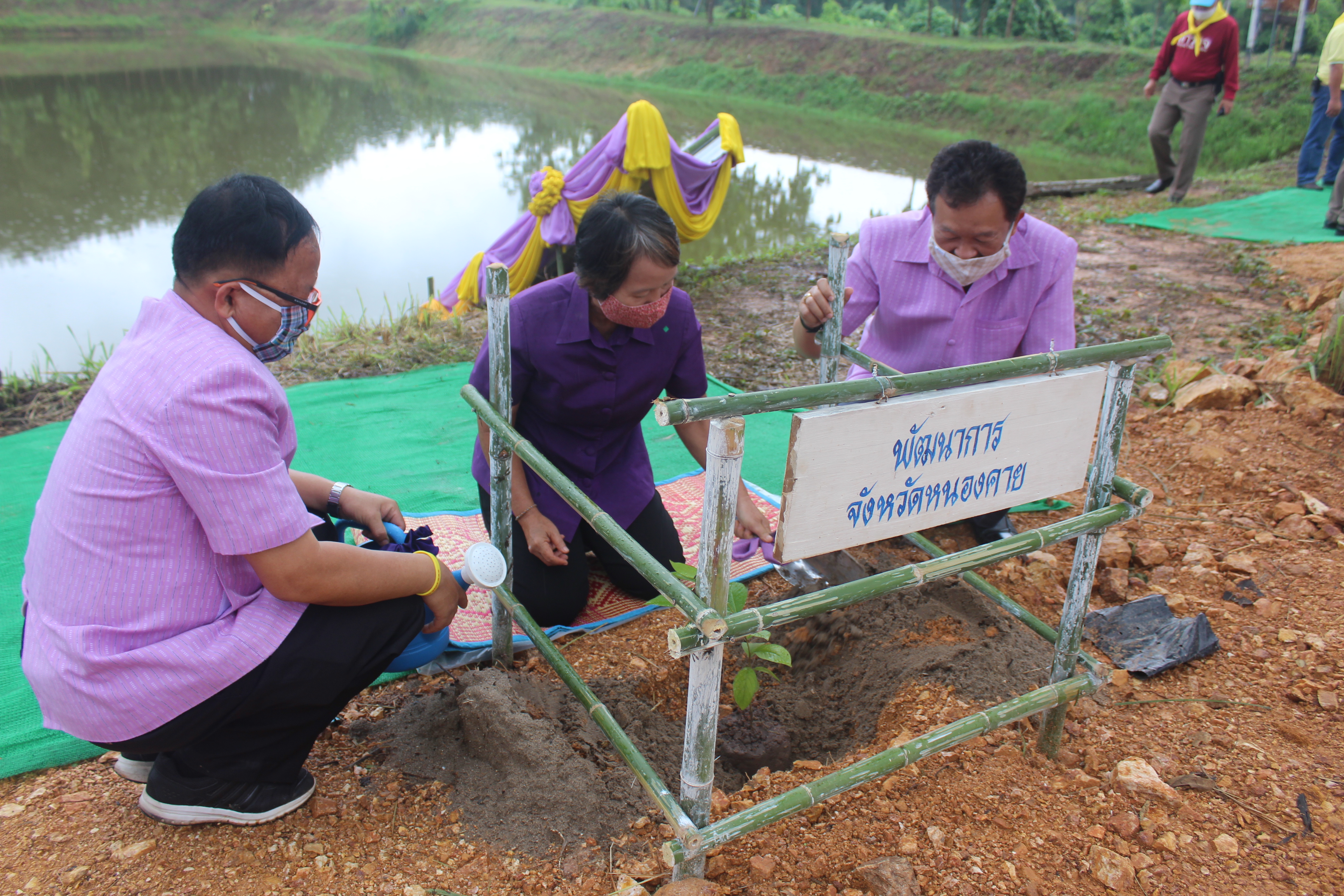 จังหวัดหนองคาย ดำเนินโครงการ “รวมพลังสตรีอาสาพัฒนา ปลูกป่าเฉลิมพระเกียรติ เนื่องในโอกาส วันเฉลิมพระชนมพรรษา สมเด็จพระนางเจ้าสุทิดา พัชรสุธาพิมลลักษณ พระบรมราชินี 3 มิถุนายน 2563 “