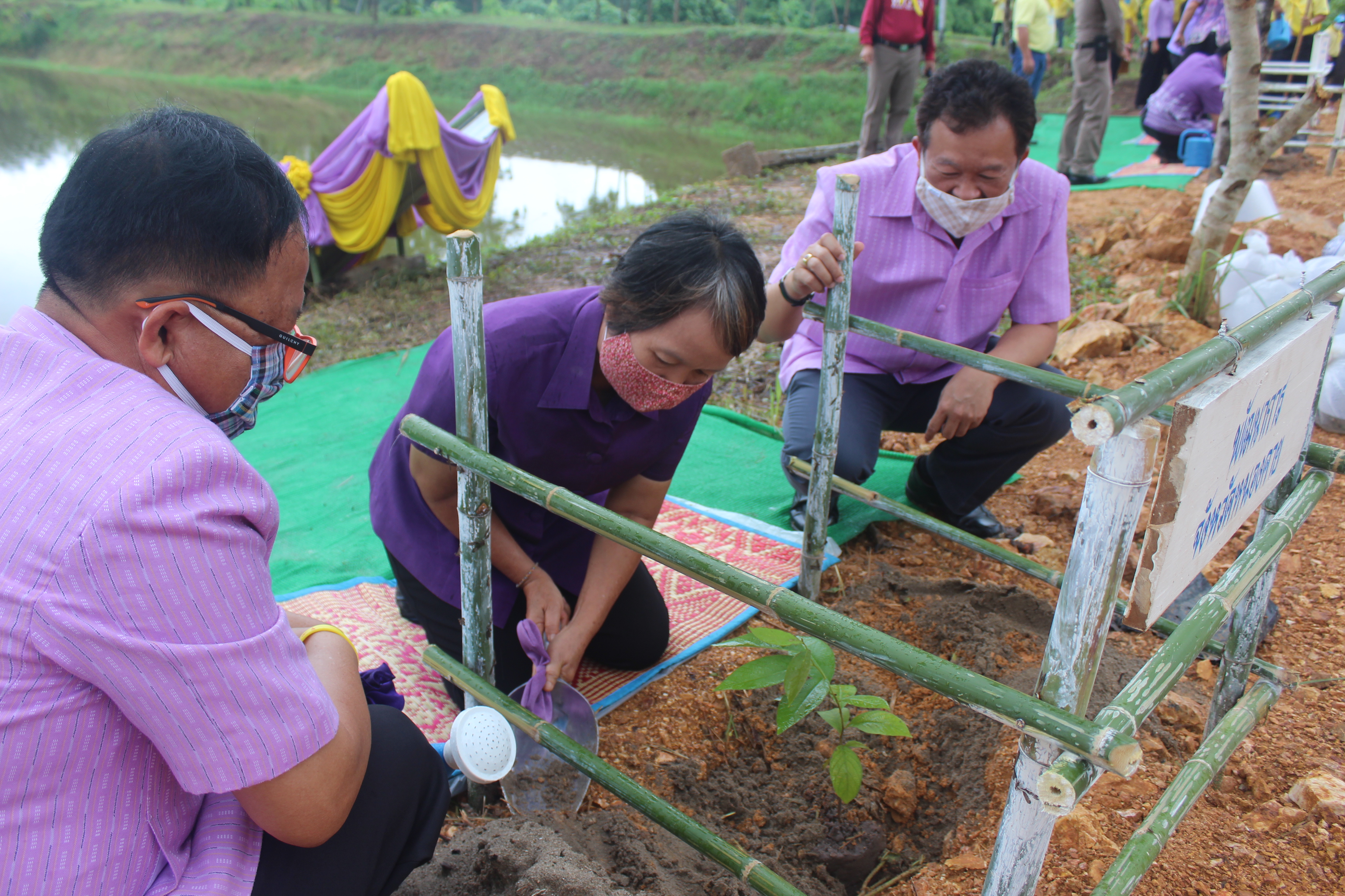 จังหวัดหนองคาย ดำเนินโครงการ “รวมพลังสตรีอาสาพัฒนา ปลูกป่าเฉลิมพระเกียรติ เนื่องในโอกาส วันเฉลิมพระชนมพรรษา สมเด็จพระนางเจ้าสุทิดา พัชรสุธาพิมลลักษณ พระบรมราชินี 3 มิถุนายน 2563 “