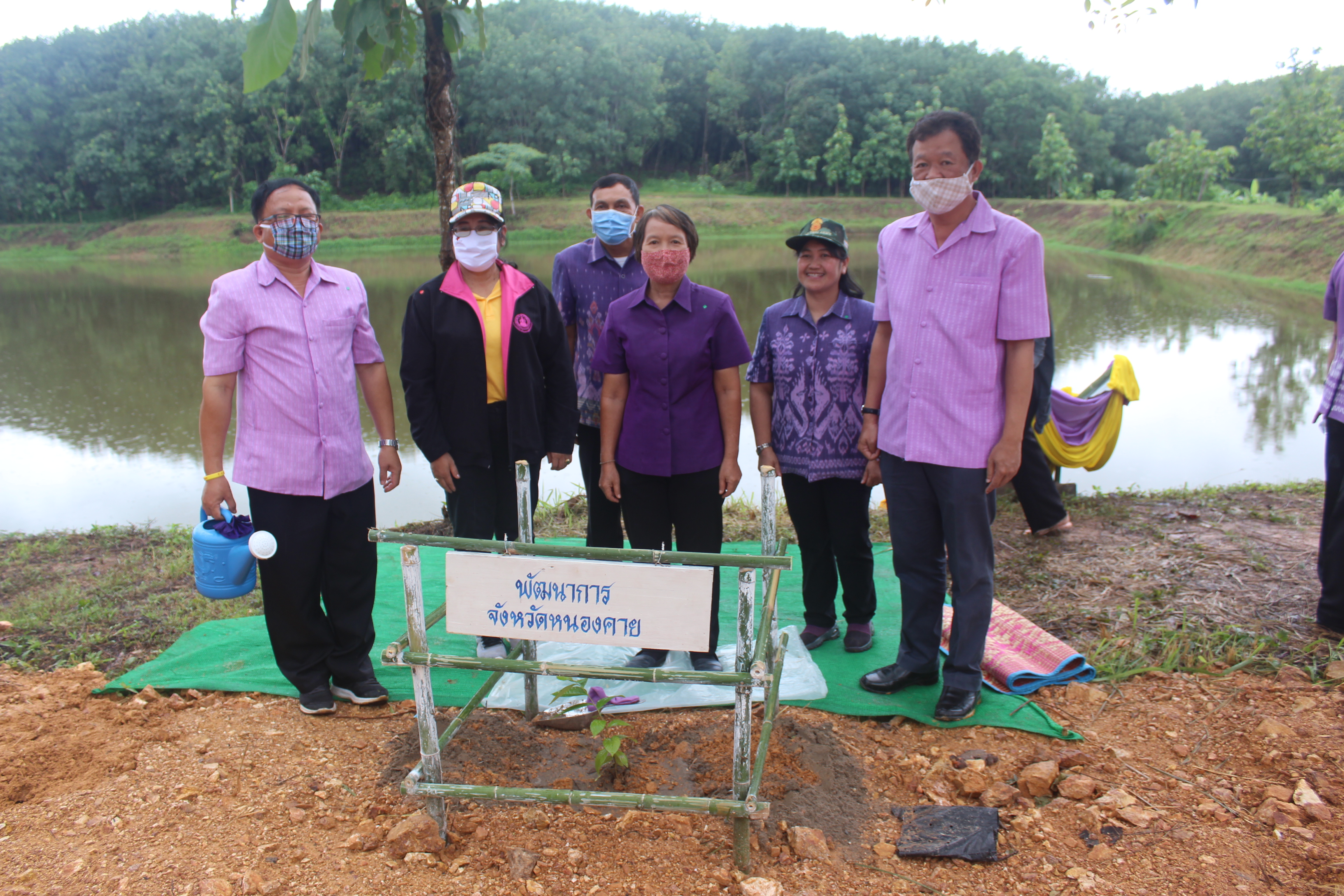จังหวัดหนองคาย ดำเนินโครงการ “รวมพลังสตรีอาสาพัฒนา ปลูกป่าเฉลิมพระเกียรติ เนื่องในโอกาส วันเฉลิมพระชนมพรรษา สมเด็จพระนางเจ้าสุทิดา พัชรสุธาพิมลลักษณ พระบรมราชินี 3 มิถุนายน 2563 “