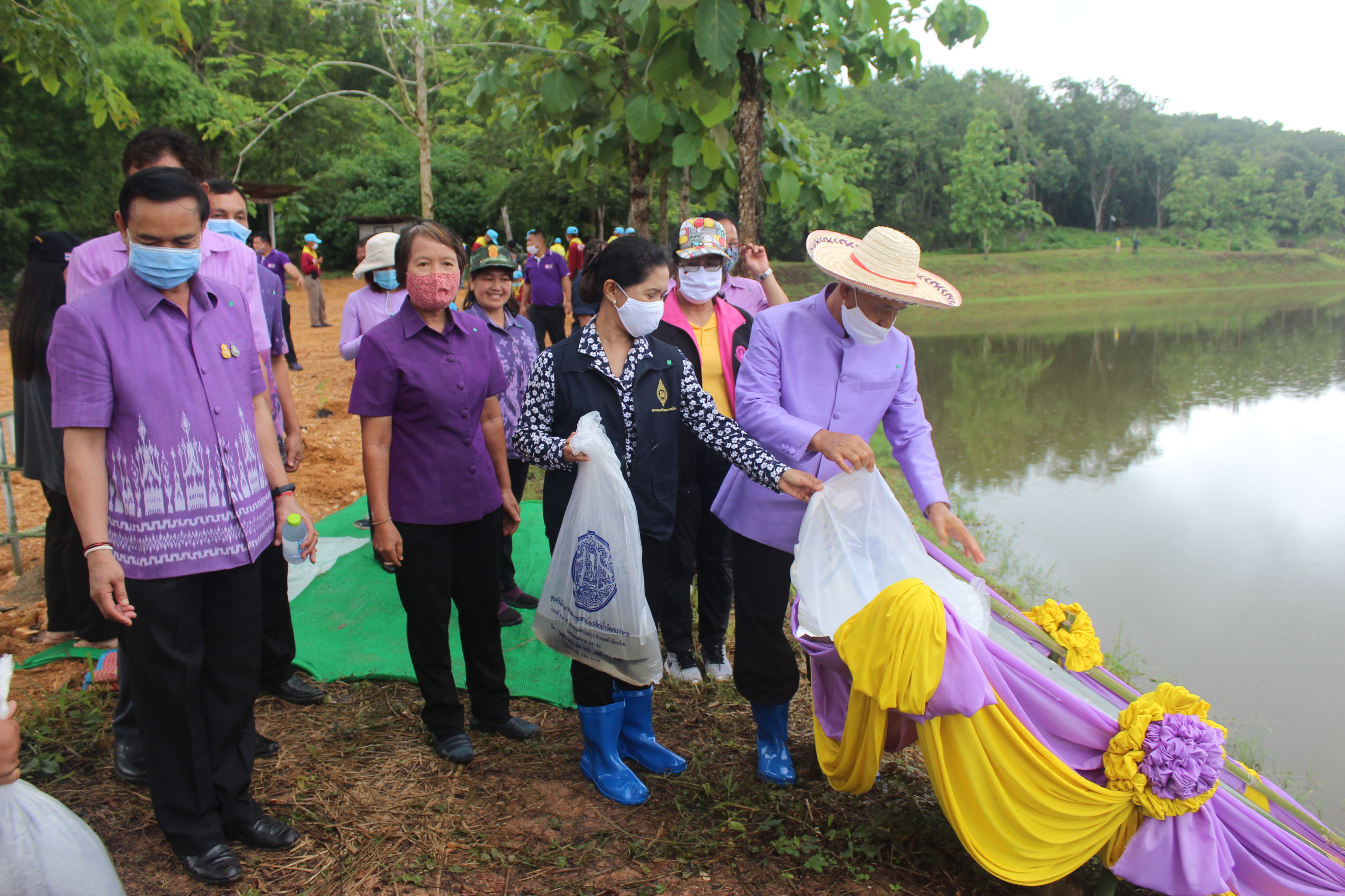 จังหวัดหนองคาย ดำเนินโครงการ “รวมพลังสตรีอาสาพัฒนา ปลูกป่าเฉลิมพระเกียรติ เนื่องในโอกาส วันเฉลิมพระชนมพรรษา สมเด็จพระนางเจ้าสุทิดา พัชรสุธาพิมลลักษณ พระบรมราชินี 3 มิถุนายน 2563 “