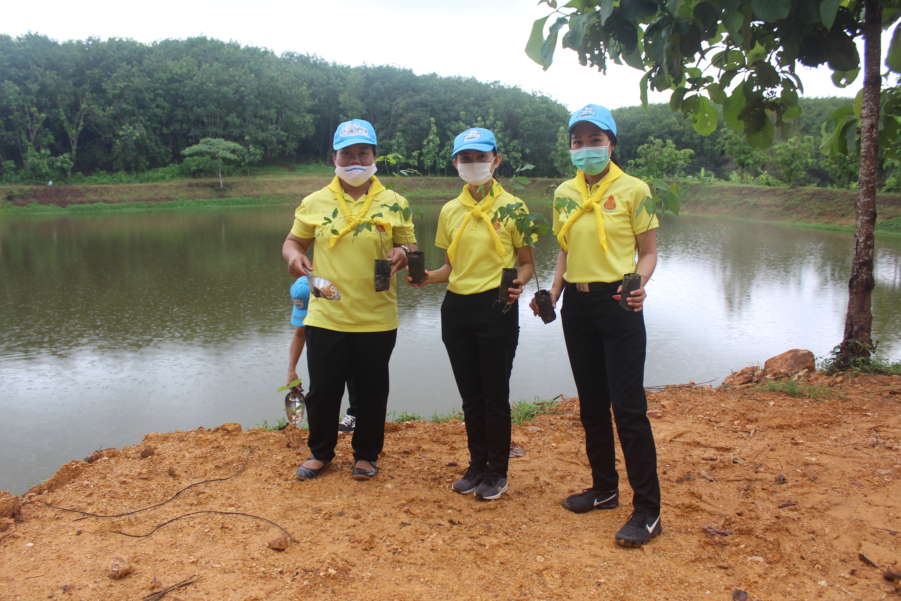 จังหวัดหนองคาย ดำเนินโครงการ “รวมพลังสตรีอาสาพัฒนา ปลูกป่าเฉลิมพระเกียรติ เนื่องในโอกาส วันเฉลิมพระชนมพรรษา สมเด็จพระนางเจ้าสุทิดา พัชรสุธาพิมลลักษณ พระบรมราชินี 3 มิถุนายน 2563 “