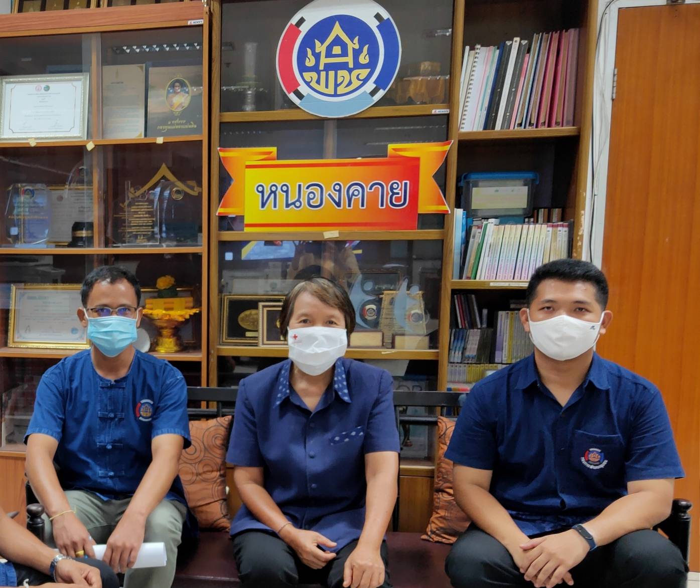 พช.หนองคาย รับชมการสร้างความรู้ความเข้าใจ การใช้งานอุปกรณ์ป้องกันเครือข่ายคอมพิวเตอร์ (อุปกรณ์ Firewall Router) พร้อมระบบยืนยันตัวตนผู้ใช้งานอินเตอร์เน็ตของสำนักงานพัฒนาชุมชนอำเภอ ผ่านระบบ Video Conference