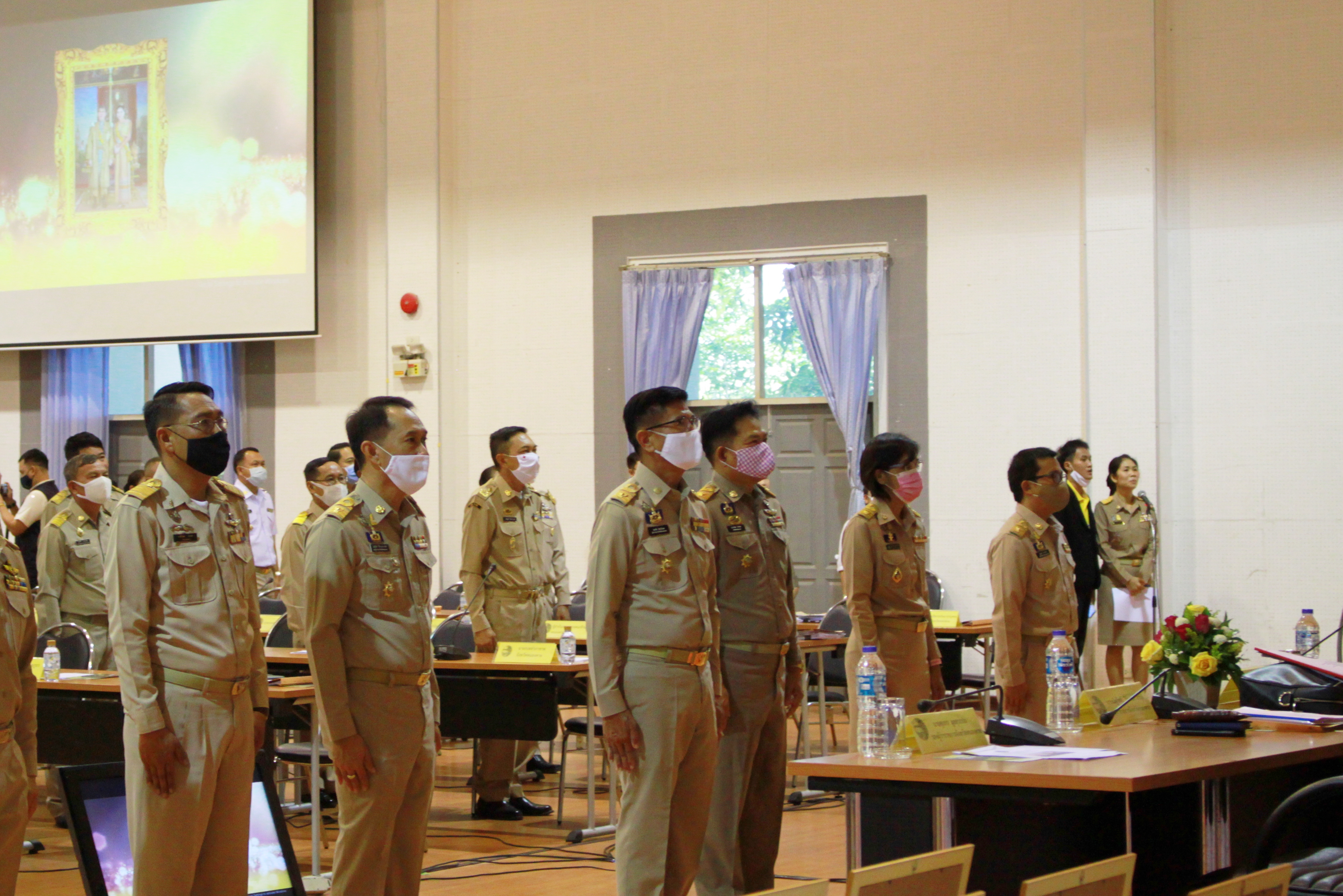 จังหวัดหนองคาย มอบเกียรติบัตร ให้แก่บุคคลต้นแบบ ระดับผู้บริหาร ในการ “น้อมนำแนวพระราชดำริของสมเด็จพระกนิษฐาธิราชเจ้า กรมสมเด็จพระเทพรัตนราชสุดาฯ สยามบรมราชกุมารี สู่แผนปฏิบัติการ 90 วัน ปลูกผักสวนครัว เพื่อสร้างความมั่นคงทางอาหาร”