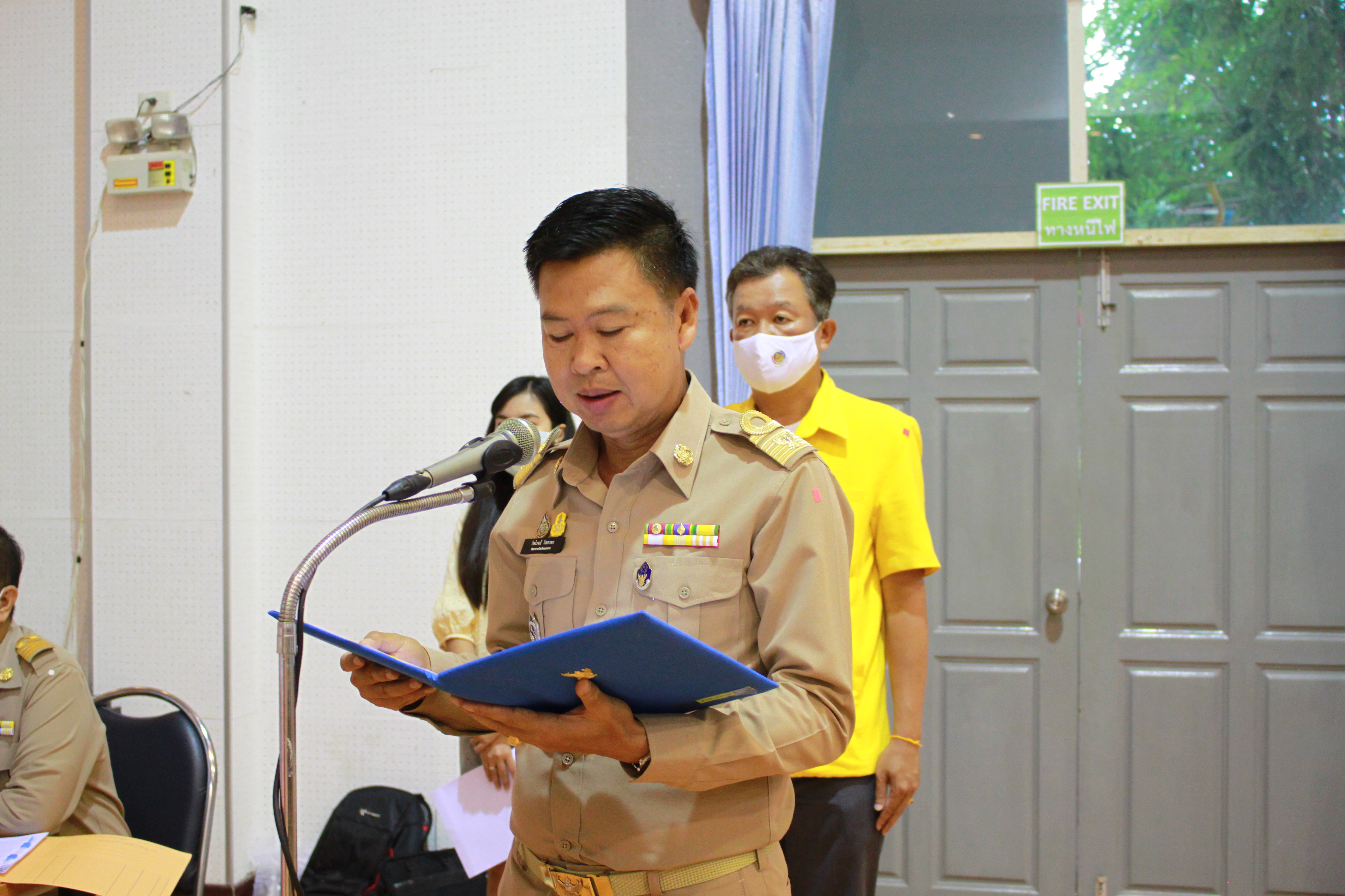 จังหวัดหนองคาย มอบเกียรติบัตร ให้แก่บุคคลต้นแบบ ระดับผู้บริหาร ในการ “น้อมนำแนวพระราชดำริของสมเด็จพระกนิษฐาธิราชเจ้า กรมสมเด็จพระเทพรัตนราชสุดาฯ สยามบรมราชกุมารี สู่แผนปฏิบัติการ 90 วัน ปลูกผักสวนครัว เพื่อสร้างความมั่นคงทางอาหาร”