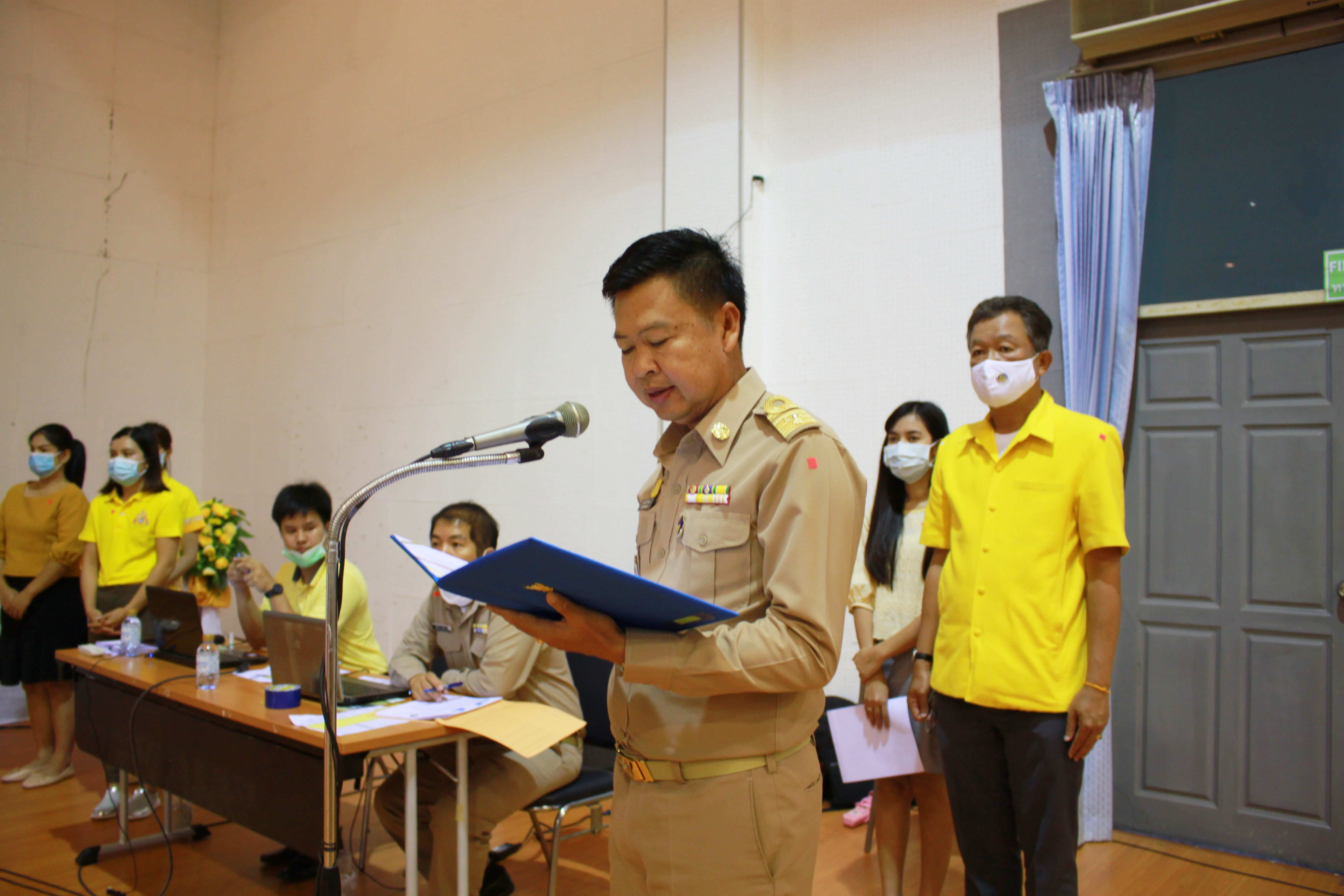 จังหวัดหนองคาย มอบเกียรติบัตร ให้แก่บุคคลต้นแบบ ระดับผู้บริหาร ในการ “น้อมนำแนวพระราชดำริของสมเด็จพระกนิษฐาธิราชเจ้า กรมสมเด็จพระเทพรัตนราชสุดาฯ สยามบรมราชกุมารี สู่แผนปฏิบัติการ 90 วัน ปลูกผักสวนครัว เพื่อสร้างความมั่นคงทางอาหาร”