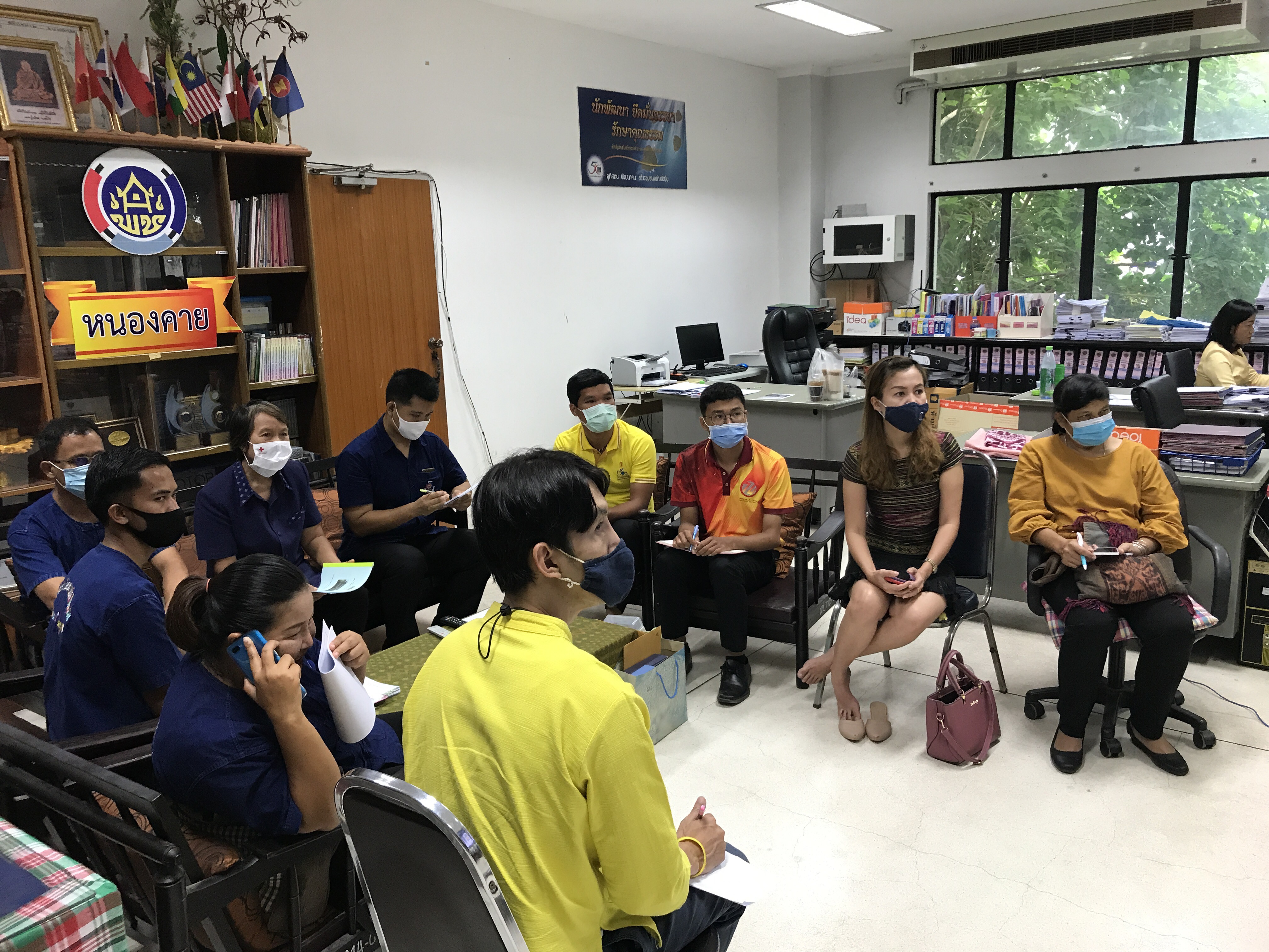 พช.หนองคาย รับชมการสร้างความรู้ความเข้าใจ การใช้งานอุปกรณ์ป้องกันเครือข่ายคอมพิวเตอร์ (อุปกรณ์ Firewall Router) พร้อมระบบยืนยันตัวตนผู้ใช้งานอินเตอร์เน็ตของสำนักงานพัฒนาชุมชนอำเภอ ผ่านระบบ Video Conference