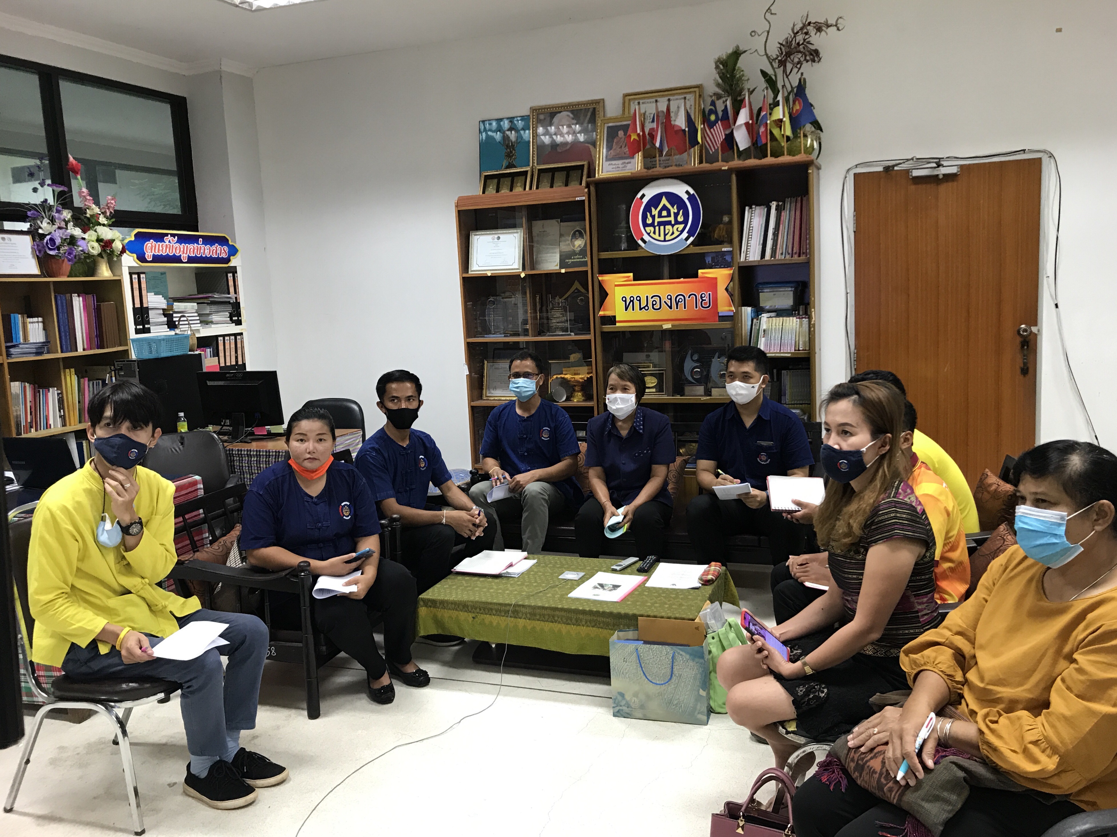 พช.หนองคาย รับชมการสร้างความรู้ความเข้าใจ การใช้งานอุปกรณ์ป้องกันเครือข่ายคอมพิวเตอร์ (อุปกรณ์ Firewall Router) พร้อมระบบยืนยันตัวตนผู้ใช้งานอินเตอร์เน็ตของสำนักงานพัฒนาชุมชนอำเภอ ผ่านระบบ Video Conference