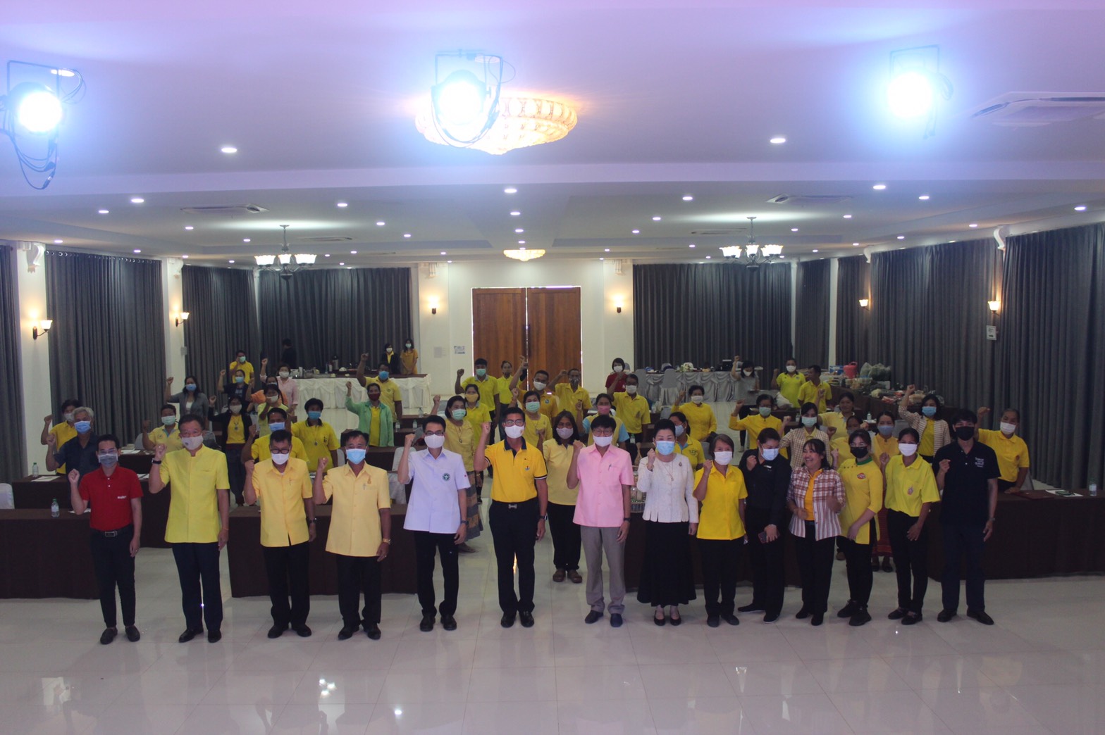 ⚜️ พิธีลงนามโครงการสร้างรายได้จากการจำหน่ายสินค้าด้วยกลไกประชารัฐ”