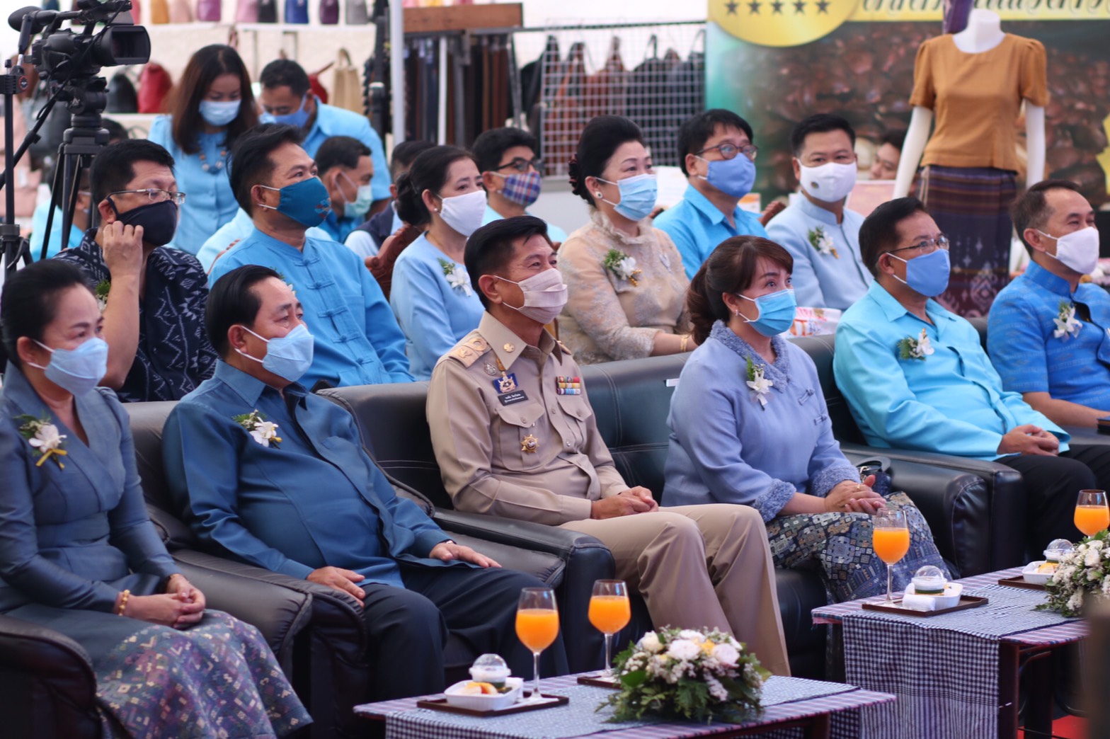 จังหวัดหนองคาย จัด พิธีเปิดโครงการ จัดแสดงและจำหน่ายผลิตภัณฑ์ OTOP สานสัมพันธ์สองแผ่นดิน จังหวัดหนองคาย “ฮักกันมั่นแก่น ค้าขายร่วมกัน -HugGan ManGaen Trade Together” ยิ่งใหญ่