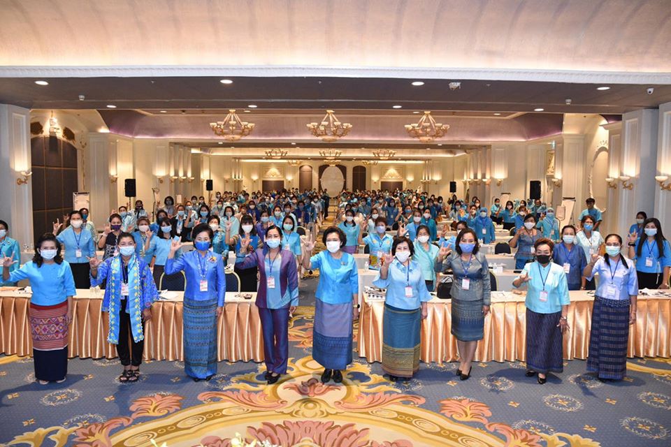 หัวหน้าคณะทำงานขับเคลื่อนกองทุนพัฒนาบทบาทสตรี จ.หนองคาย และประธาน กพสจ.หนองคาย ร่วมอบรม “กองทุนพัฒนาบทบาทสตรี สร้างพลังสตรี สร้างรายได้ให้กลุ่มอาชีพ กระตุ้นเศรษฐกิจฐานราก”