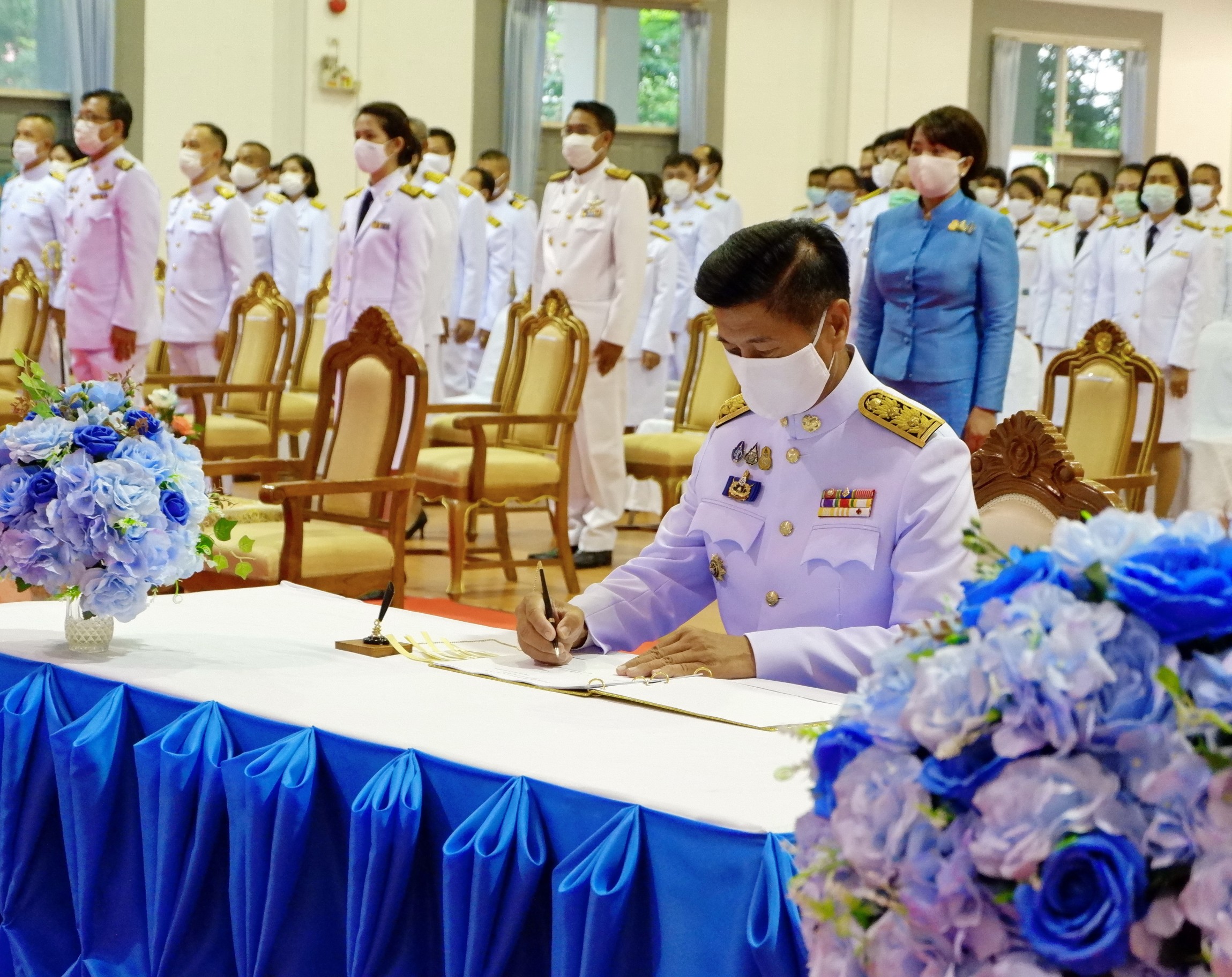 พัฒนาการจังหวัดหนองคาย นำข้าราชการ พิธีลงนามถวายพระพร เนื่องในโอกาสวันเฉลิมพระชนมพรรษาสมเด็จพระนางเจ้าสิริกิติ์ พระบรมราชินีนาถ พระบรมราชชนนีพันปีหลวง 12 สิงหาคม 2563