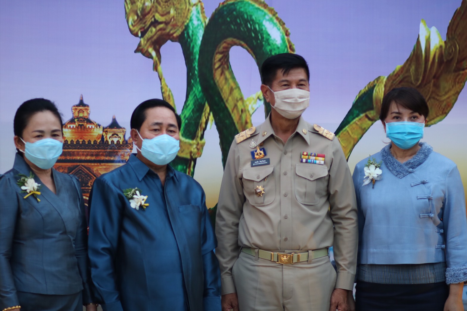 จังหวัดหนองคาย จัด พิธีเปิดโครงการ จัดแสดงและจำหน่ายผลิตภัณฑ์ OTOP สานสัมพันธ์สองแผ่นดิน จังหวัดหนองคาย “ฮักกันมั่นแก่น ค้าขายร่วมกัน -HugGan ManGaen Trade Together” ยิ่งใหญ่