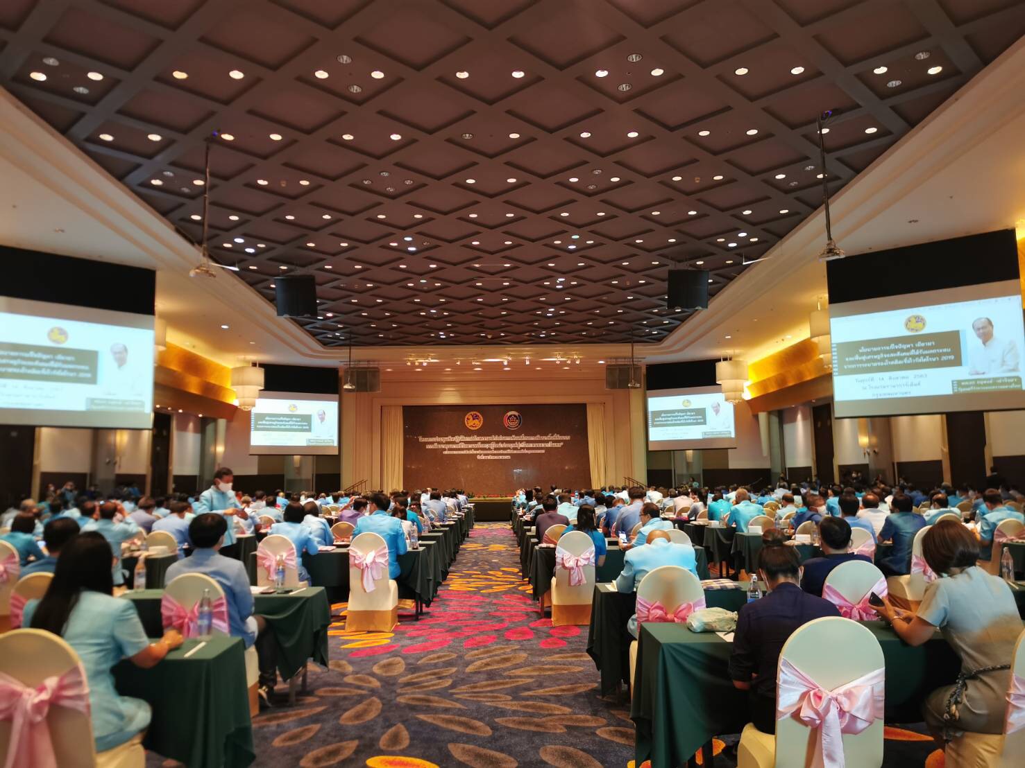 ? พช.หนองคาย ร่วมโครงการประชุมเชิงปฏิบัติการสร้างความเข้าใจในการขับเคลื่อนการพัฒนาพื้นที่ต้นแบบการพัฒนาคุณภาพชีวิต ตามหลักทฤษฎีใหม่ ประยุกต์สู่ โคก หนอง นา โมเดล” สู่ความยั่งยืน ภายใต้วิถีชีวิต ในยุค New Normal