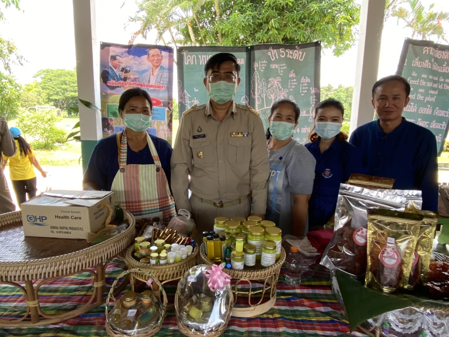 พจ.หนองคาย มอบผอ.กง.สารสนเทศฯ ร่วมโครงการปกป้องและเชิดชูสถาบันพระมหากษัตริย์ และ หน่วยบำบัดทุกข์ บำรุงสุข จังหวัดหนองคาย ประจำปีงบประมาณ พ.ศ. 2563 ณ อำเภอโพนพิสัย
