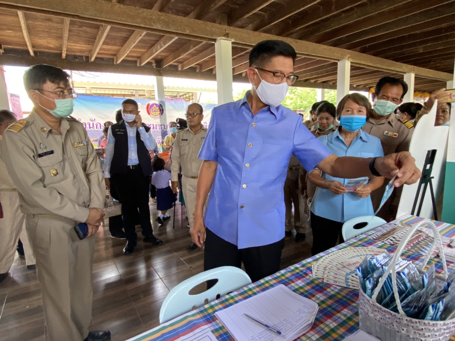 พจ.หนองคาย มอบผอ.กง.สารสนเทศฯ ร่วมโครงการปกป้องและเชิดชูสถาบันพระมหากษัตริย์ และ หน่วยบำบัดทุกข์ บำรุงสุข จังหวัดหนองคาย ประจำปีงบประมาณ พ.ศ. 2563 ณ อำเภอโพนพิสัย