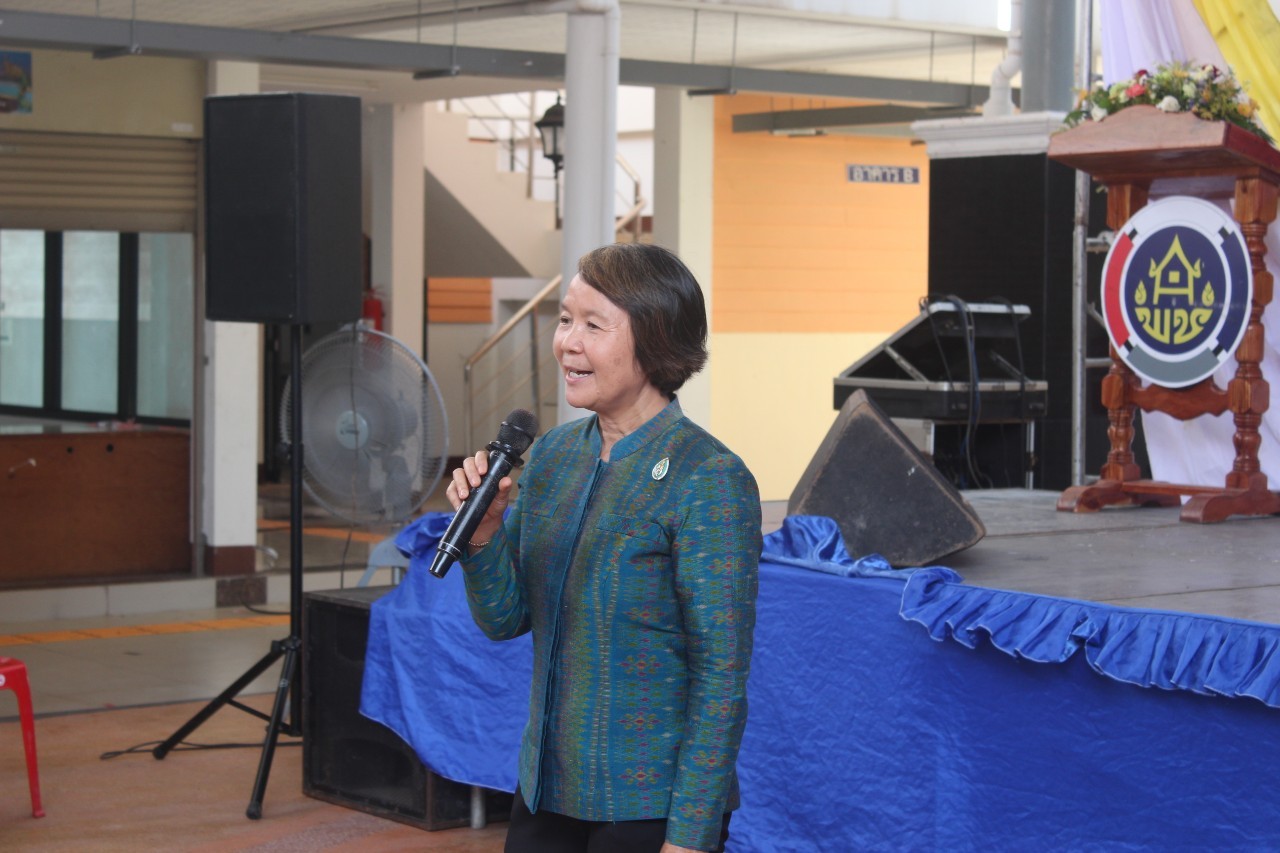 จังหวัดหนองคาย จัดโครงการพัฒนาศักยภาพผู้นำสตรี ด้านการแก้ไขปัญหาความยากจนและคนด้อยโอกาสของครัวเรือนสตรี (กองทุนพัฒนาบทบาทสตรีพี่เลี้ยงแก้จนคนหนองคาย)