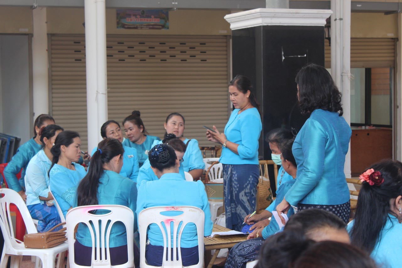 จังหวัดหนองคาย จัดโครงการพัฒนาศักยภาพผู้นำสตรี ด้านการแก้ไขปัญหาความยากจนและคนด้อยโอกาสของครัวเรือนสตรี (กองทุนพัฒนาบทบาทสตรีพี่เลี้ยงแก้จนคนหนองคาย)