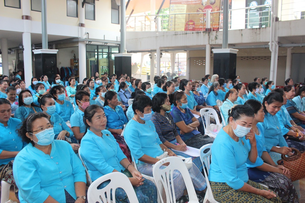 จังหวัดหนองคาย จัดโครงการพัฒนาศักยภาพผู้นำสตรี ด้านการแก้ไขปัญหาความยากจนและคนด้อยโอกาสของครัวเรือนสตรี (กองทุนพัฒนาบทบาทสตรีพี่เลี้ยงแก้จนคนหนองคาย)