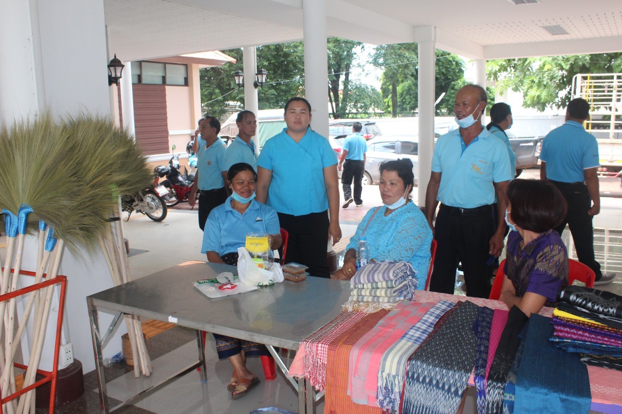 จังหวัดหนองคาย จัดโครงการพัฒนาศักยภาพผู้นำสตรี ด้านการแก้ไขปัญหาความยากจนและคนด้อยโอกาสของครัวเรือนสตรี (กองทุนพัฒนาบทบาทสตรีพี่เลี้ยงแก้จนคนหนองคาย)