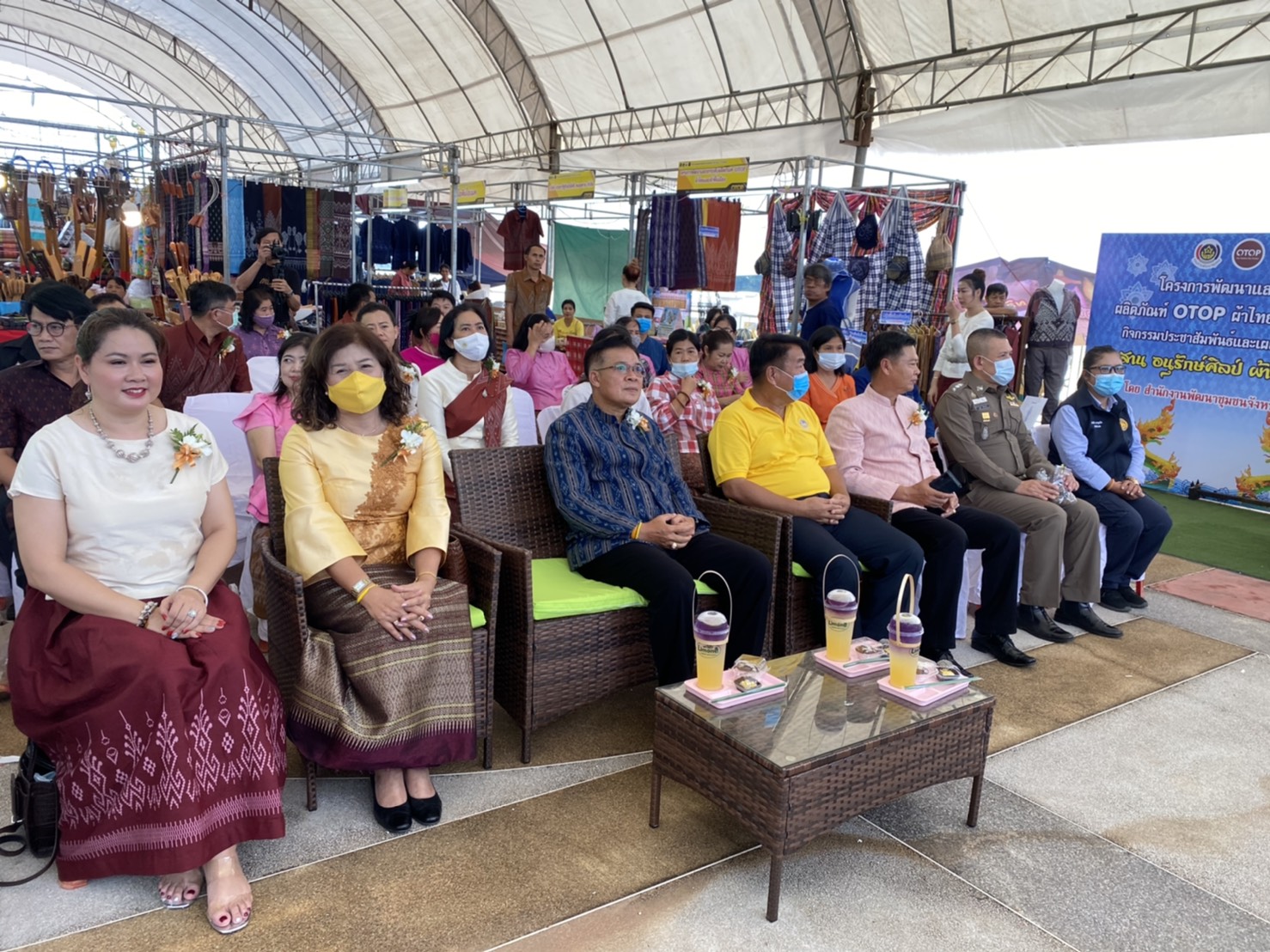 พช.หนองคาย “ร่วมสืบสานตำนาน บั้งไฟพญานาคโลก” จัดจำหน่ายสินค้า OTOP