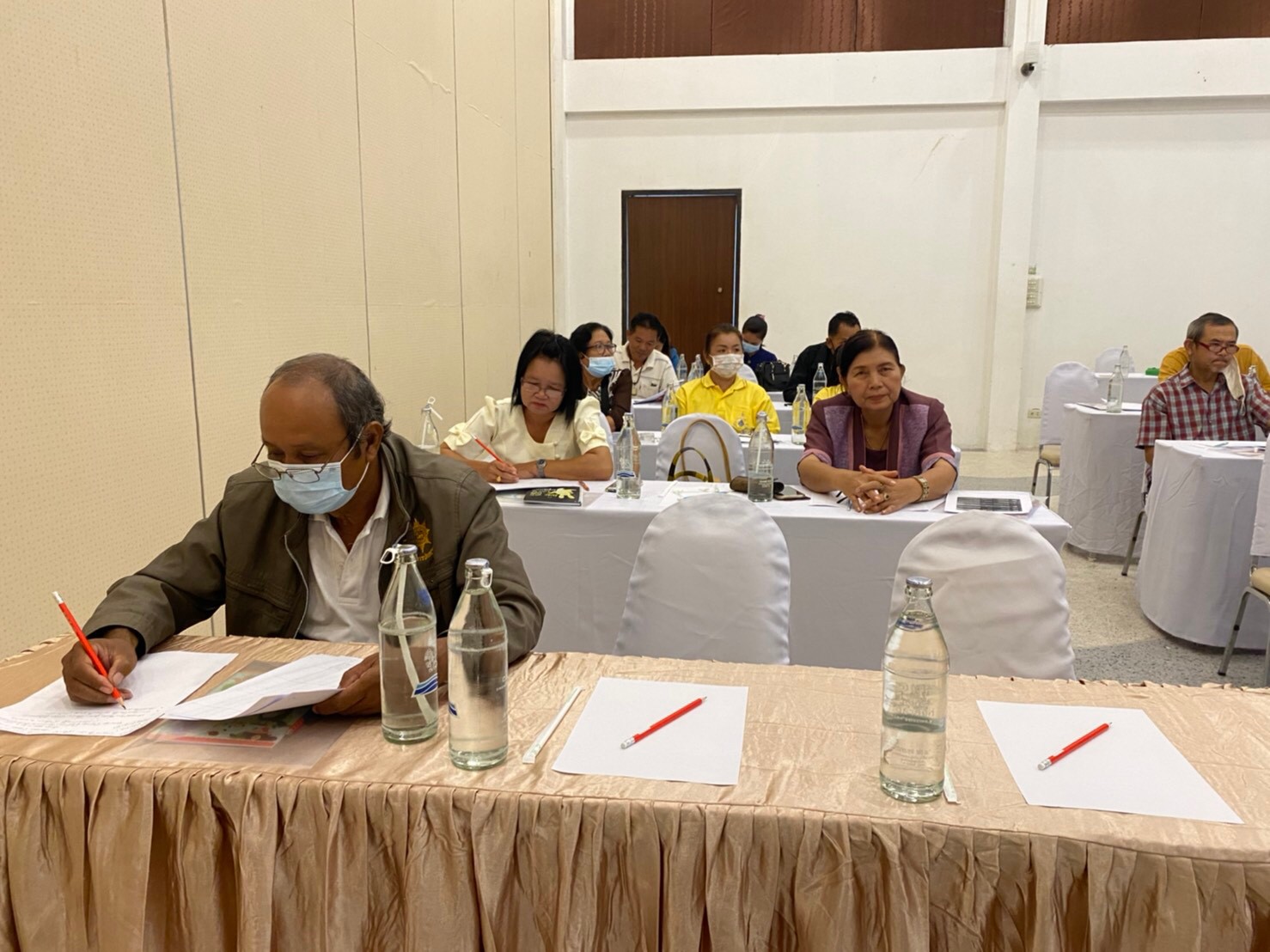 หนองคาย…ประชุมกลไกการขับเคลื่อนการจัดแสดง และจำหน่ายผลิตภัณฑ์ OTOP โครงการ OTOP เคลื่อนที่ (OTOP Mobile)