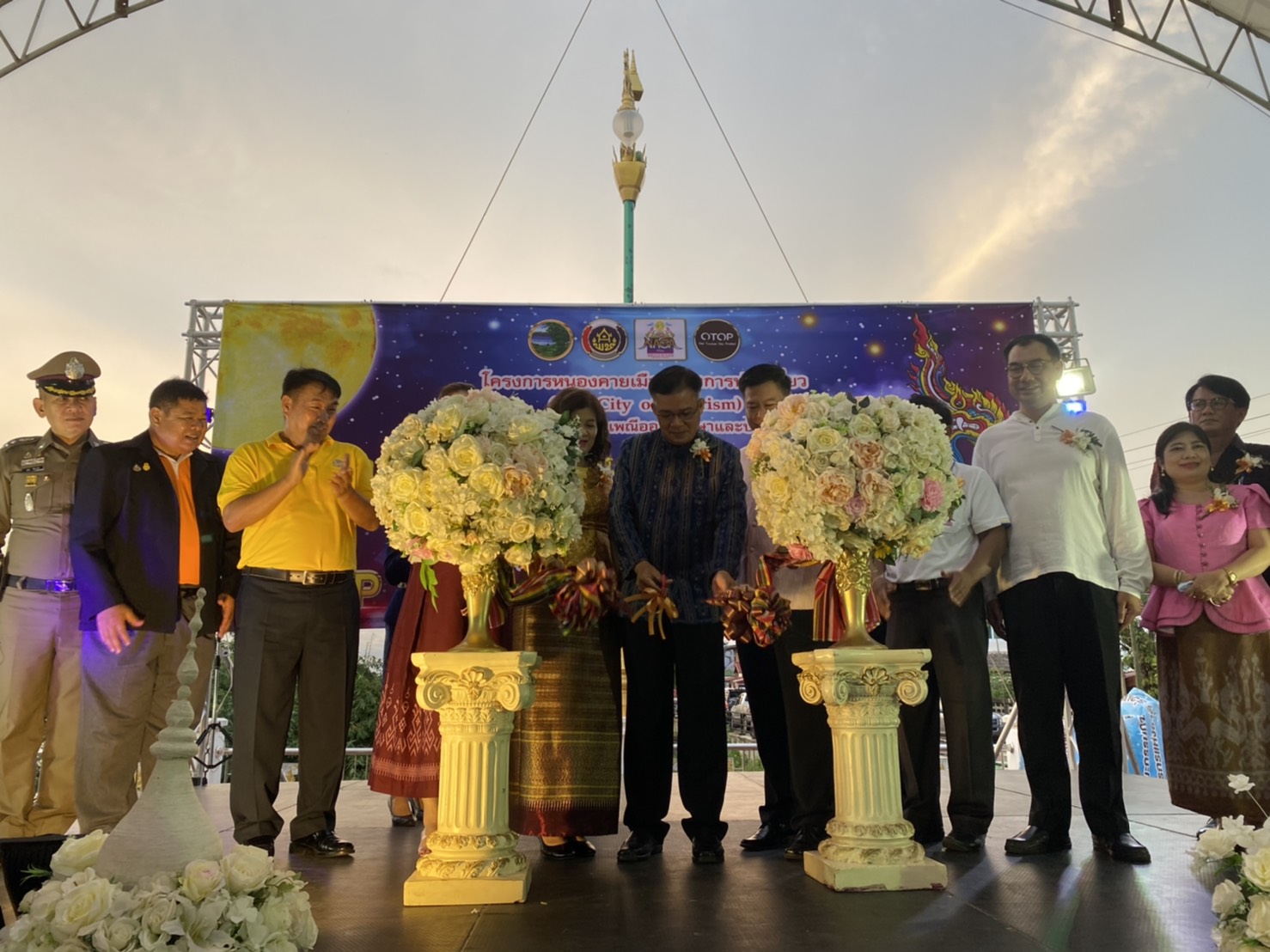 พช.หนองคาย “ร่วมสืบสานตำนาน บั้งไฟพญานาคโลก” จัดจำหน่ายสินค้า OTOP