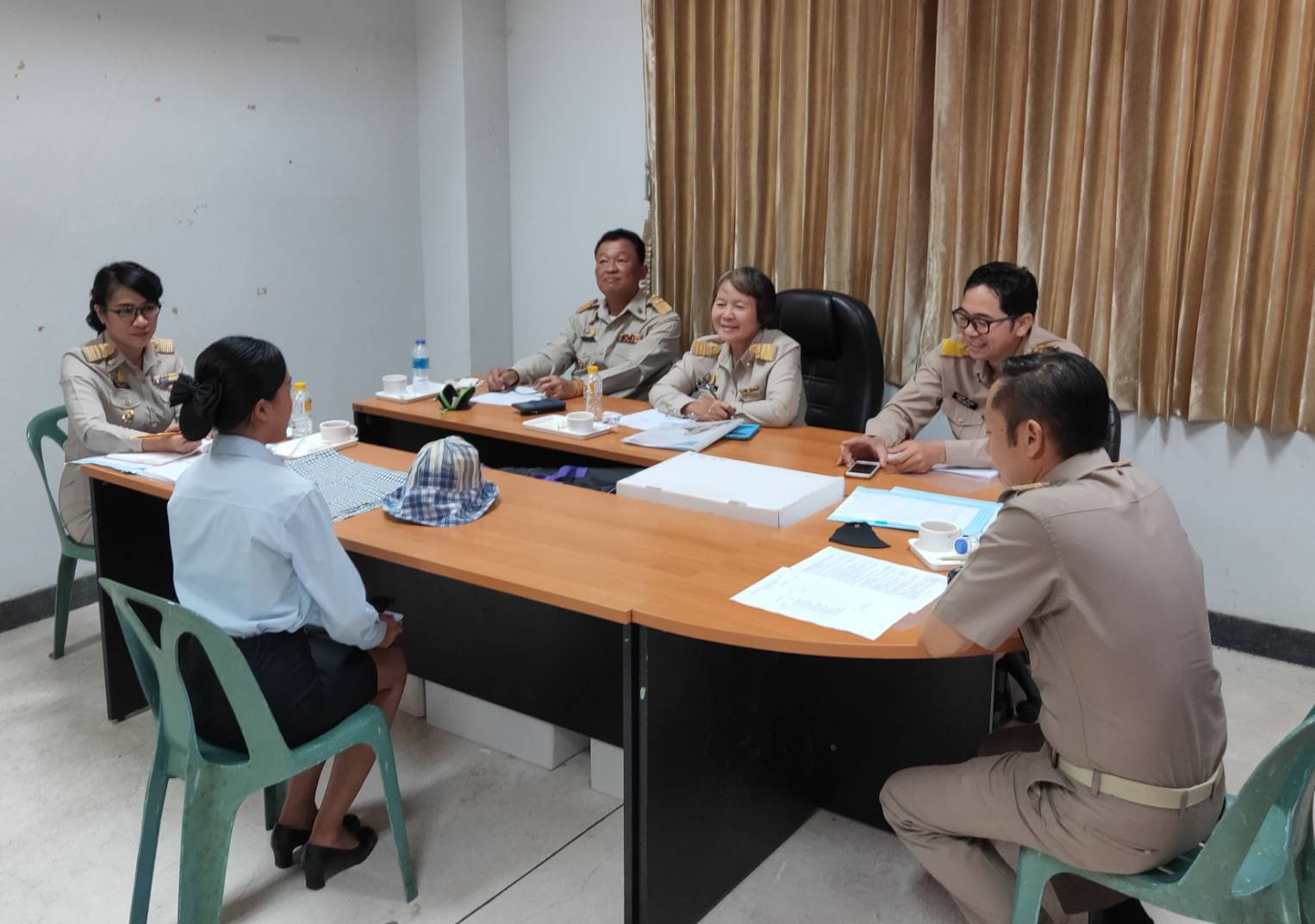 พจ.หนองคาย ฐมนิเทศและชี้แจงการสอบคัดเลือกฯ แก่ผู้มีสิทธิ์เข้ารับการคัดเลือก ในตำแหน่งนักการตลาดรุ่นใหม่ (OTOP)