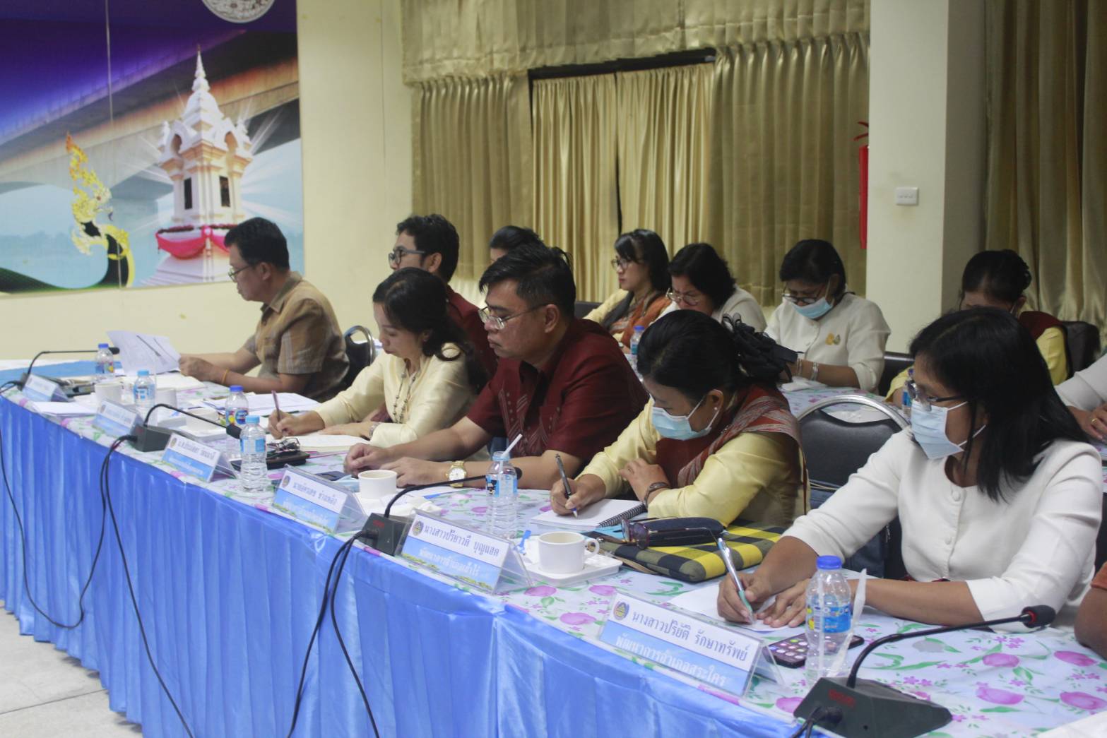 นายไพโรจน์ โสภาพร พัฒนาการจังหวัดหนองคาย เป็นประธาน ประชุมหัวหน้ากลุ่มงาน หัวหน้าฝ่าย พัฒนาการอำเภอและนักวิชาการพัฒนาชุมชนจังหวัด/อำเภอ ประจำเดือน ตุลาคม 2563 ครั้งที่ 10/2563 เพื่อแจ้งข้อราชการภารกิจงานและวางแผนปฏิบัติงานให้บรรลุเป้าหมายของทางราชการ