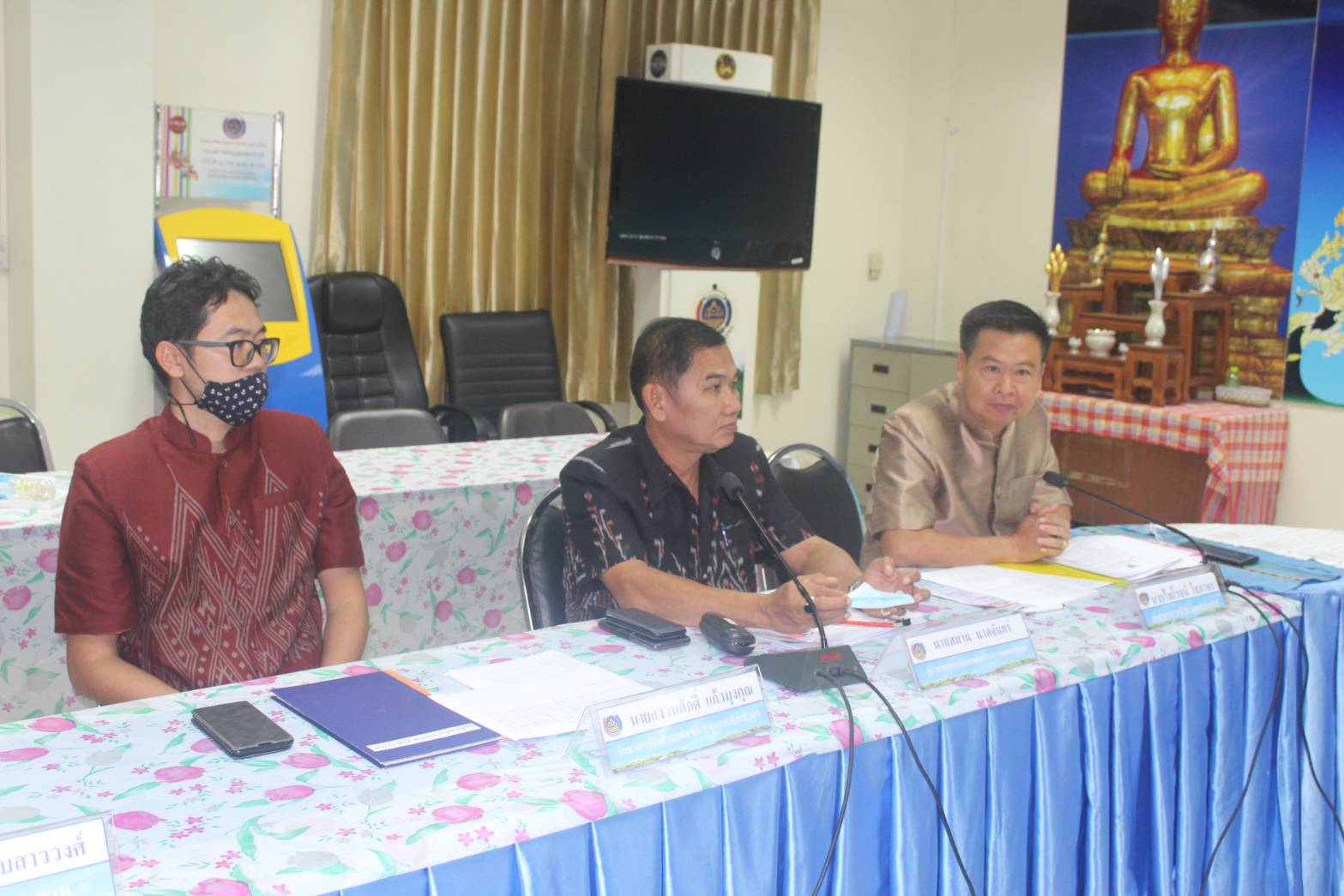 จังหวัดหนองคายประชุม คณะกรรมการขับเคลื่อนศูนย์แสดงและจำหน่ายผลิตภัณฑ์ OTOP จังหวัดหนองคาย ครั้งที่ 4/2563