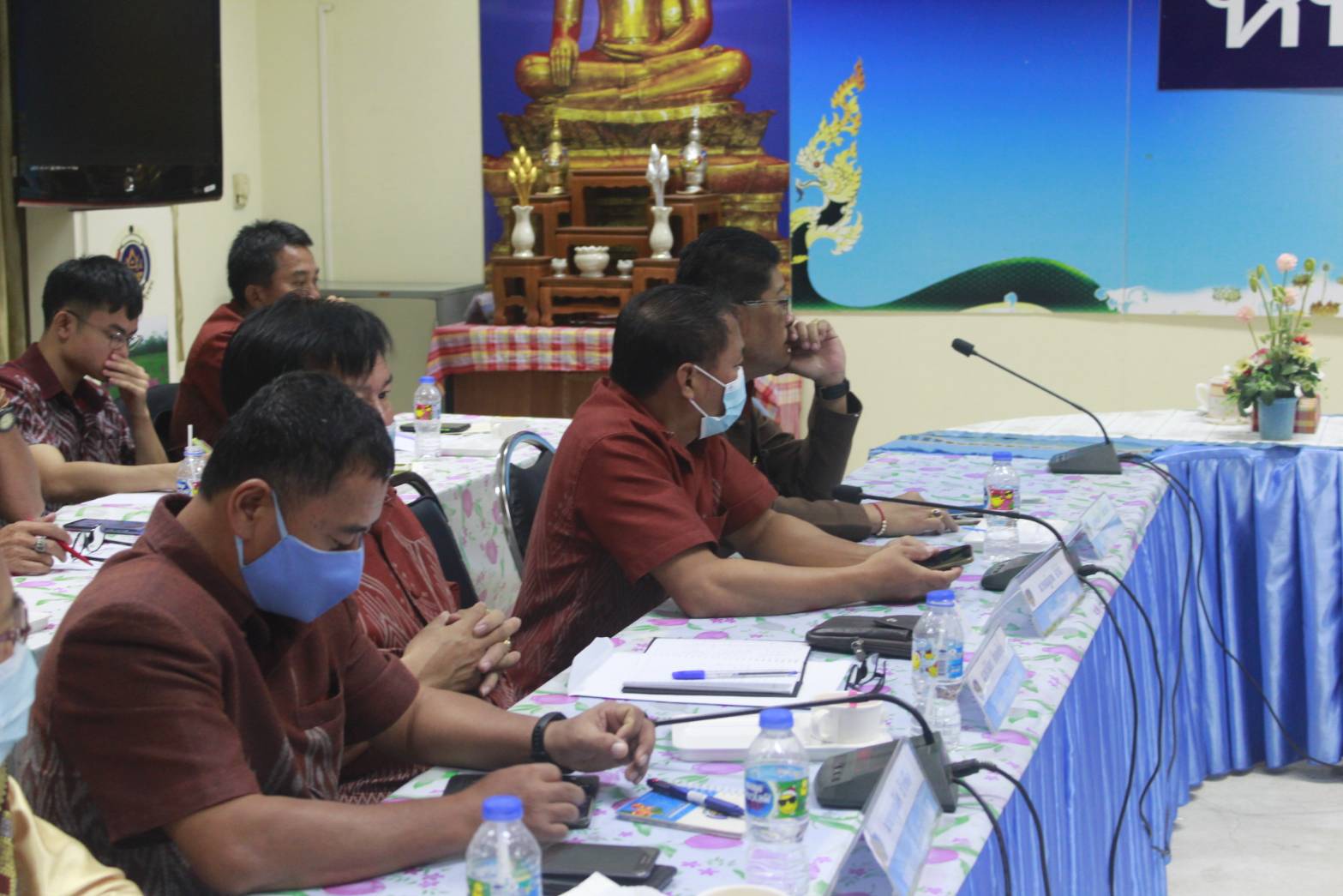 นายไพโรจน์ โสภาพร พัฒนาการจังหวัดหนองคาย เป็นประธาน ประชุมหัวหน้ากลุ่มงาน หัวหน้าฝ่าย พัฒนาการอำเภอและนักวิชาการพัฒนาชุมชนจังหวัด/อำเภอ ประจำเดือน ตุลาคม 2563 ครั้งที่ 10/2563 เพื่อแจ้งข้อราชการภารกิจงานและวางแผนปฏิบัติงานให้บรรลุเป้าหมายของทางราชการ