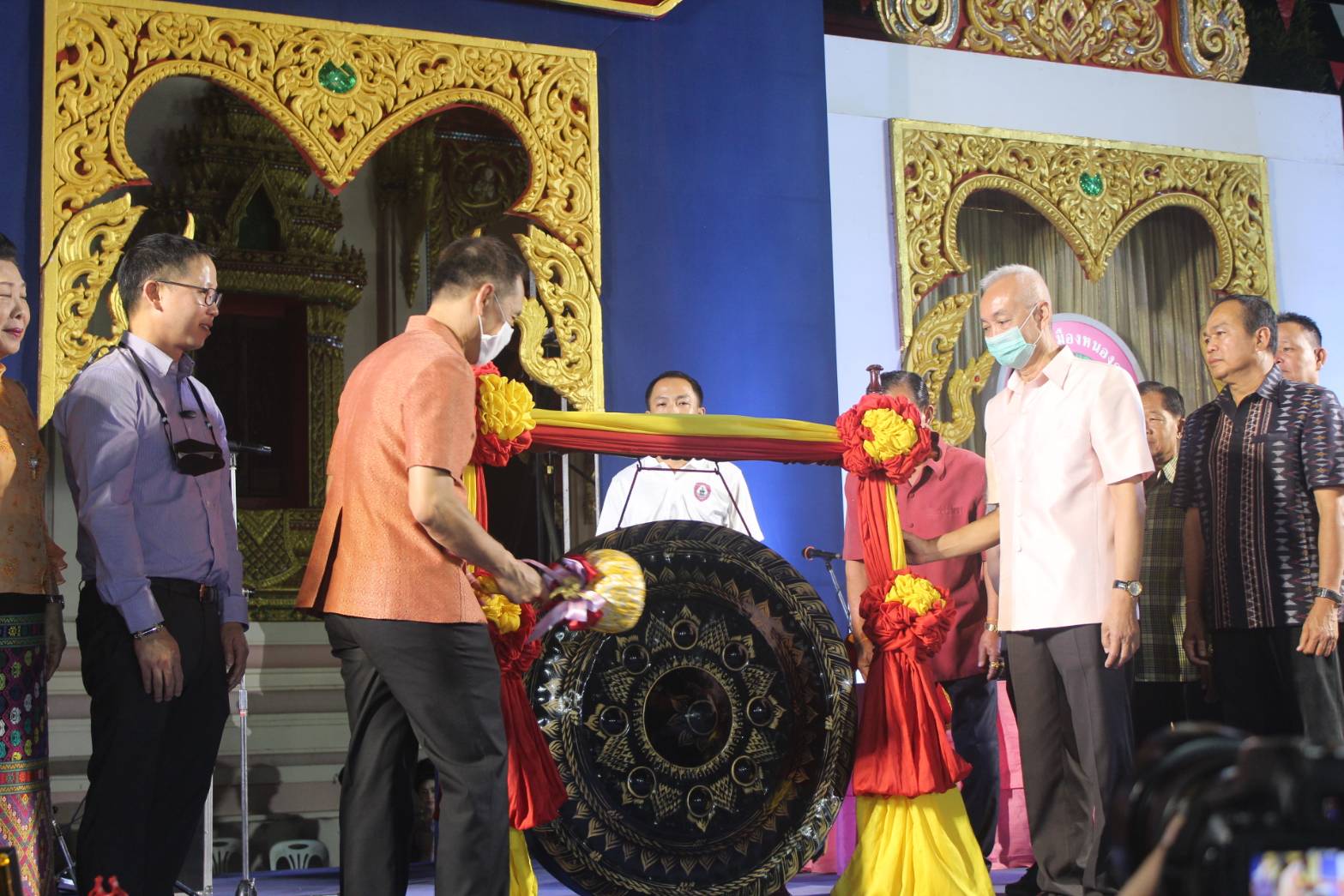 พช.หนองคาย ร่วมพิธีเปิดงานประเพณีลอยกระทงประจำปี 2563