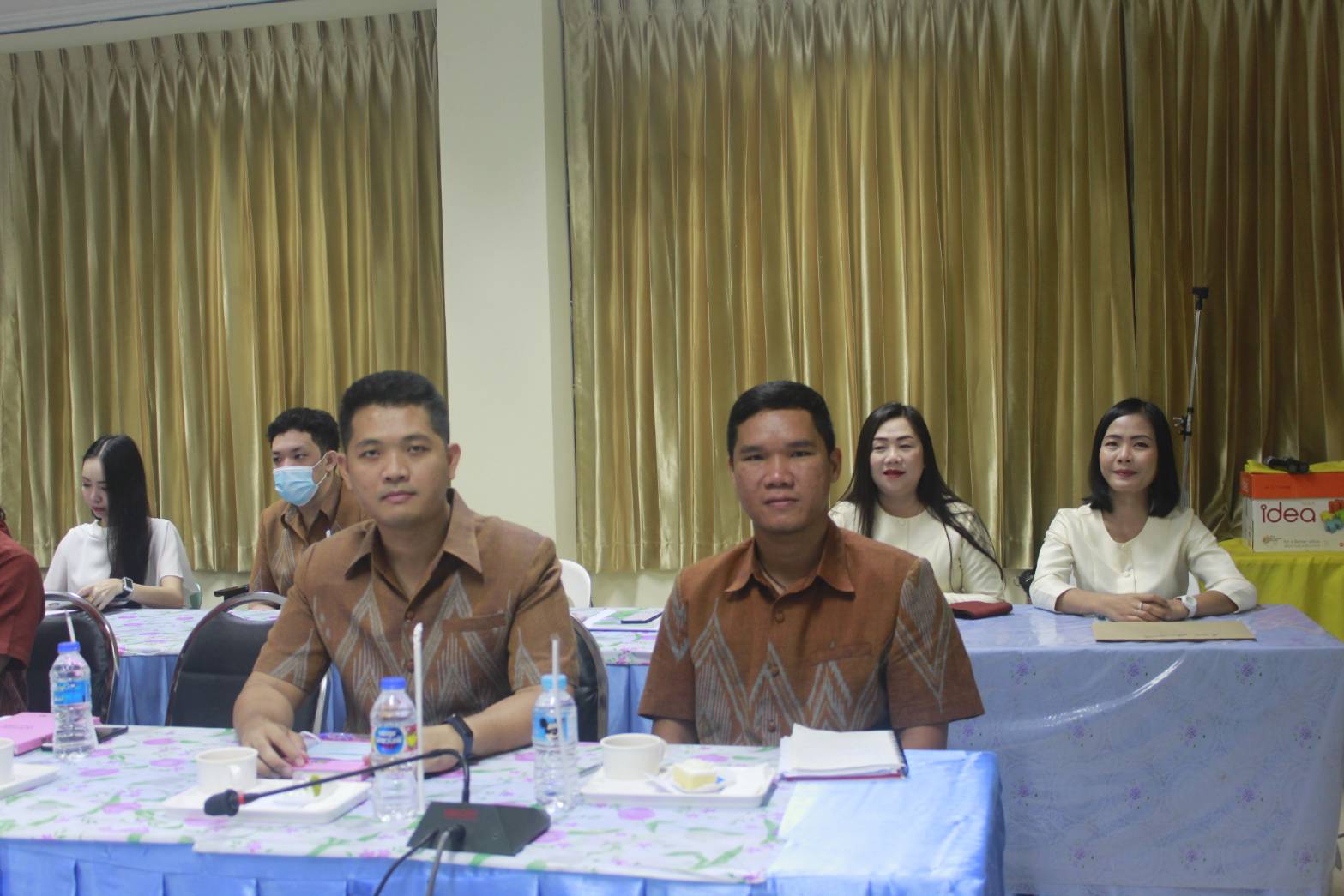 นายไพโรจน์ โสภาพร พัฒนาการจังหวัดหนองคาย เป็นประธาน ประชุมหัวหน้ากลุ่มงาน หัวหน้าฝ่าย พัฒนาการอำเภอและนักวิชาการพัฒนาชุมชนจังหวัด/อำเภอ ประจำเดือน ตุลาคม 2563 ครั้งที่ 10/2563 เพื่อแจ้งข้อราชการภารกิจงานและวางแผนปฏิบัติงานให้บรรลุเป้าหมายของทางราชการ