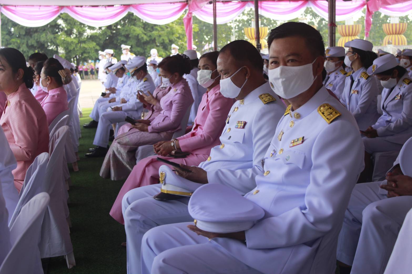 นายไพโรจน์ โสภาพร พัฒนาการจังหวัดหนองคาย ได้นำข้าราชการในสังกัดสำนักงานพัฒนาชุมชนจังหวัดหนองคาย เข้าร่วมพิธีพิธีวางพวงมาลาเนื่องในวันคล้ายวันสวรรคตพระบาทสมเด็จพระจุลจอมเกล้าเจ้าอยู่หัว