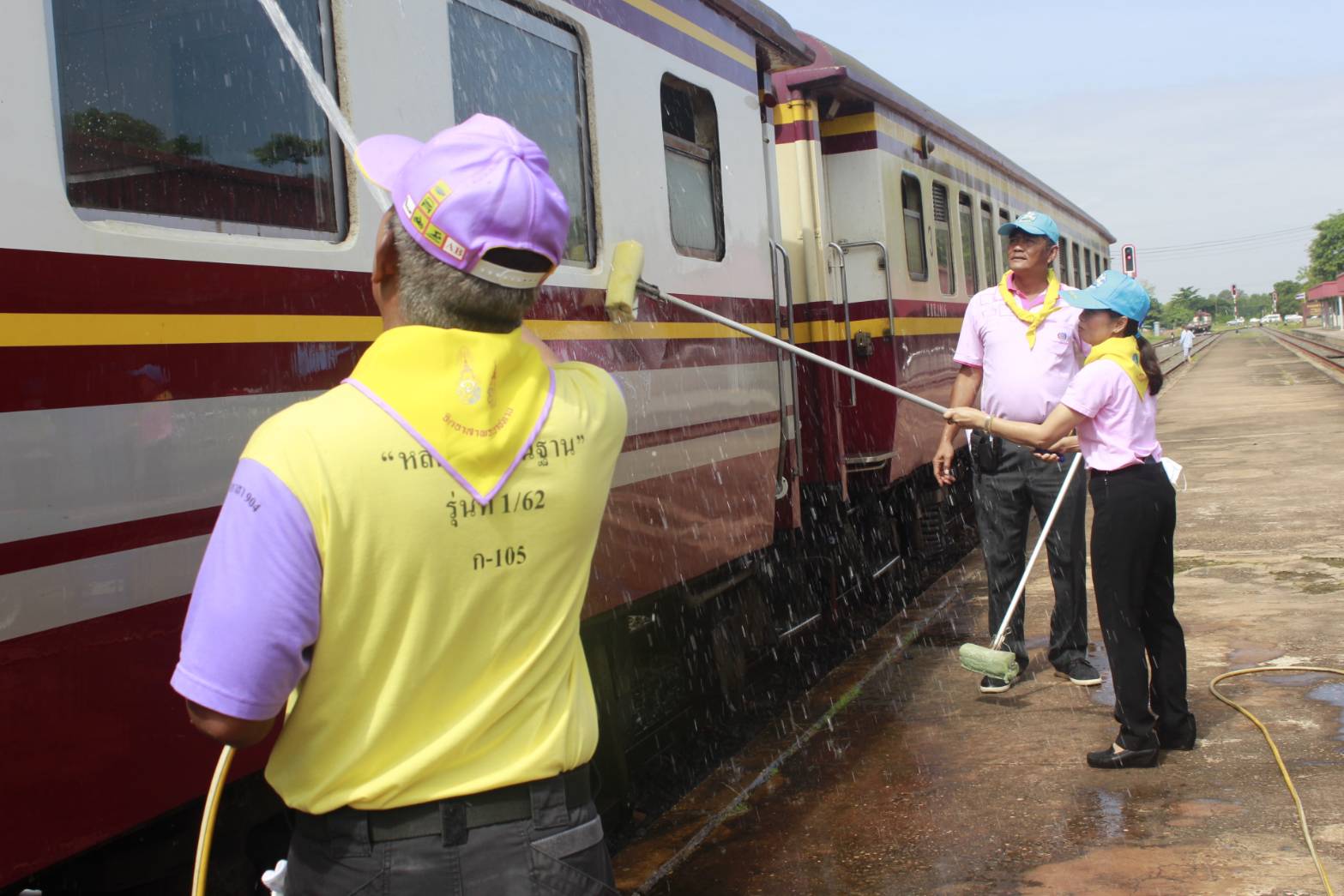 นายไพโรจน์ โสภาพร พัฒนาการจังหวัดหนองคาย ได้มอบหมายให้ นางสาวประภัสสร รัตนนาลี พัฒนาการอำเภอเมืองหนองคาย และข้าราชการในสังกัดสำนักงานพัฒนาชุมชนจังหวัดหนองคาย เข้าร่วมกิจกรรมจิตอาสา