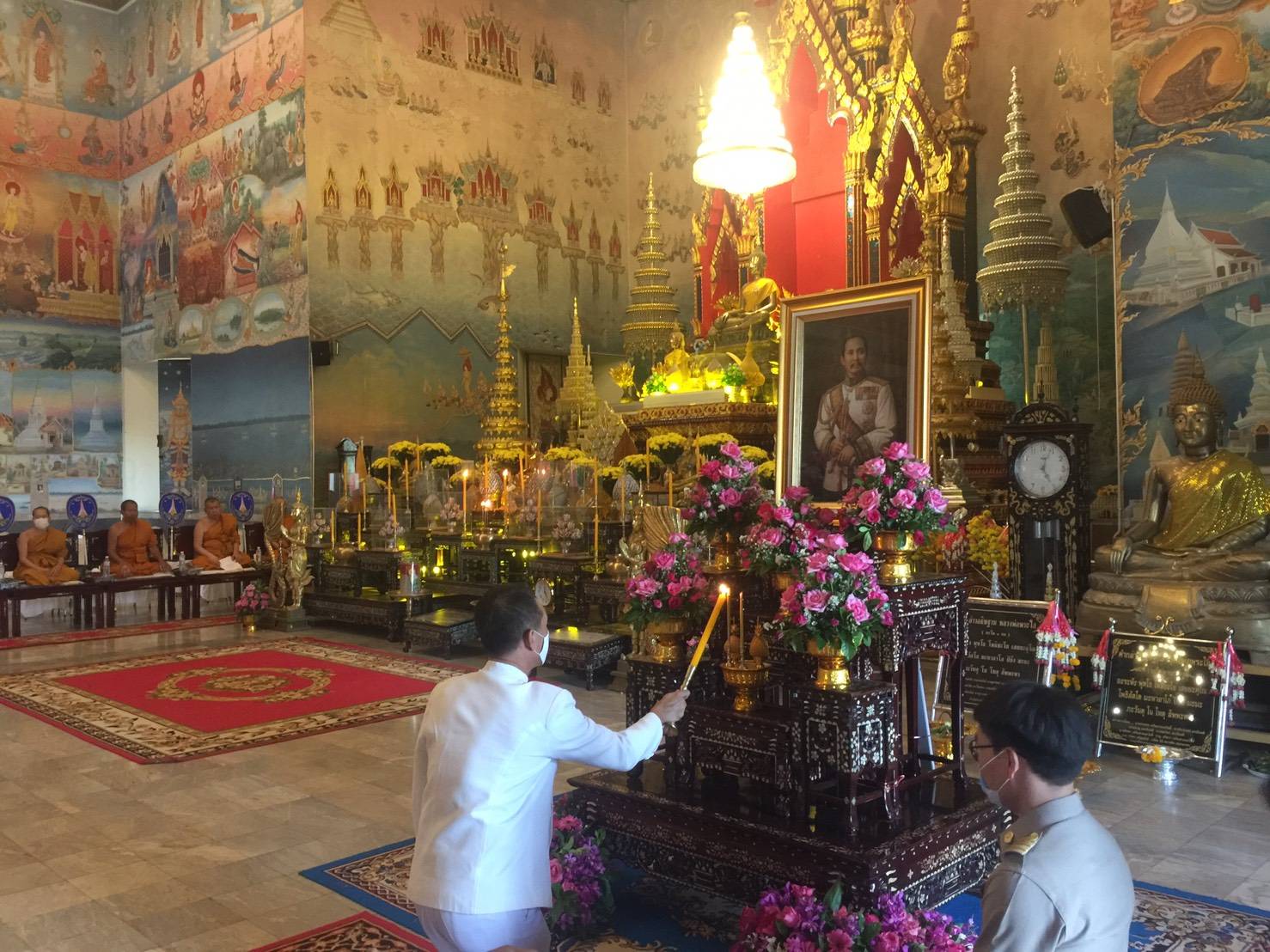 นายไพโรจน์ โสภาพร พัฒนาการจังหวัดหนองคาย ได้มอบหมายให้ นายสงวนศักดิ์ แก้วมุงคุณ นักวิชาการพัฒนาชุมชนชำนาญการ รักษาการในตำแหน่ง ผู้อำนวยการกลุ่มงานประสานฯ พร้อมด้วย นางณิชชา มณฑีรรัตน์ นักวิชาการพัฒนาชุมชนชำนาญการ เข้าร่วมพิธีสวดพระพุทธมนต์และเจริญจิตภาวนา