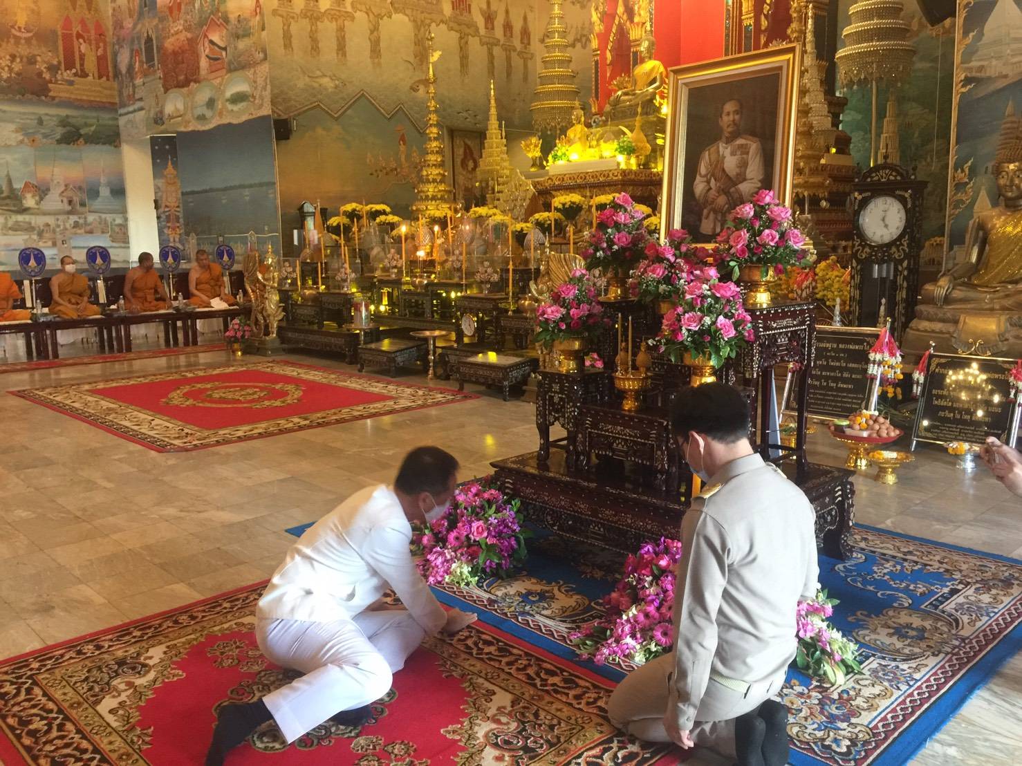 นายไพโรจน์ โสภาพร พัฒนาการจังหวัดหนองคาย ได้มอบหมายให้ นายสงวนศักดิ์ แก้วมุงคุณ นักวิชาการพัฒนาชุมชนชำนาญการ รักษาการในตำแหน่ง ผู้อำนวยการกลุ่มงานประสานฯ พร้อมด้วย นางณิชชา มณฑีรรัตน์ นักวิชาการพัฒนาชุมชนชำนาญการ เข้าร่วมพิธีสวดพระพุทธมนต์และเจริญจิตภาวนา