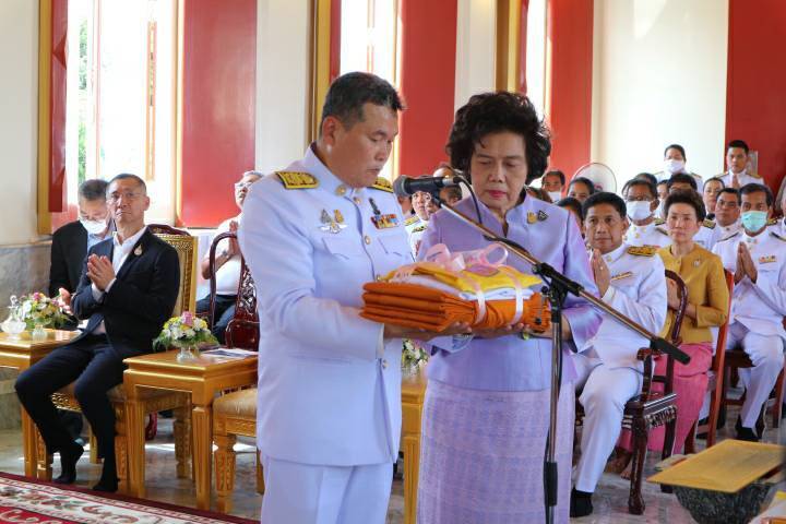 พช.หนองคาย : ร่วมพิธีถวายผ้าพระกฐินพระราชทาน กรมการพัฒนาชุมชน ประจำปี 2563 ณ วัดเสนาสนาราม ราชวรวิหาร อยุธยา