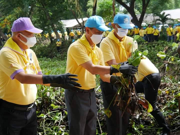 พัฒนาการจังหวัดหนองคาย ร่วม กิจกรรมจิตอาสาพัฒนาเพื่อสำนึกในพระมหากรุณาธิคุณ ในวันคล้ายนสวรรคต พระบาทสมเด็จพระบรมชนกาธิเบศร มหาภูมิพลอดุลยเดชมหาราช บรมนาถบพิตร “กิจกรรมพัฒนาปรับปรุงภูมิทัศน์หนองไผ่เกี้ย”