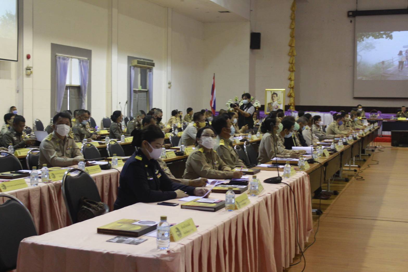 พช.หนองคาย ร่วมประชุมคณะกรมการจังหวัดและหัวหน้าส่วนราชการประจำจังหวัด ครั้งที่ 9/2563 ณ หอประชุมประจักษศิลปาคม ศาลากลางจังหวัดหนองคาย