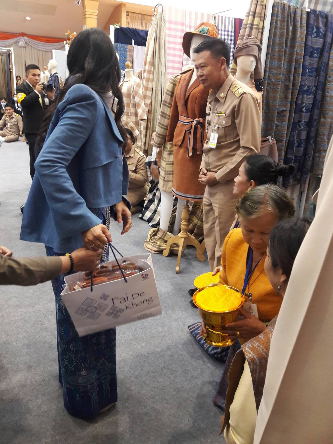จังหวัดหนองคาย ร่วมรับเสด็จสมเด็จพระเจ้าลูกเธอเจ้าฟ้า สิริวัณณวรี นารีรัตนราชกัญญา เสด็จทอดพระเนตรผลิตภัณฑ์ท้องถิ่น ภาคตะวันออกเฉียงเหนือ 20 จังหวัด