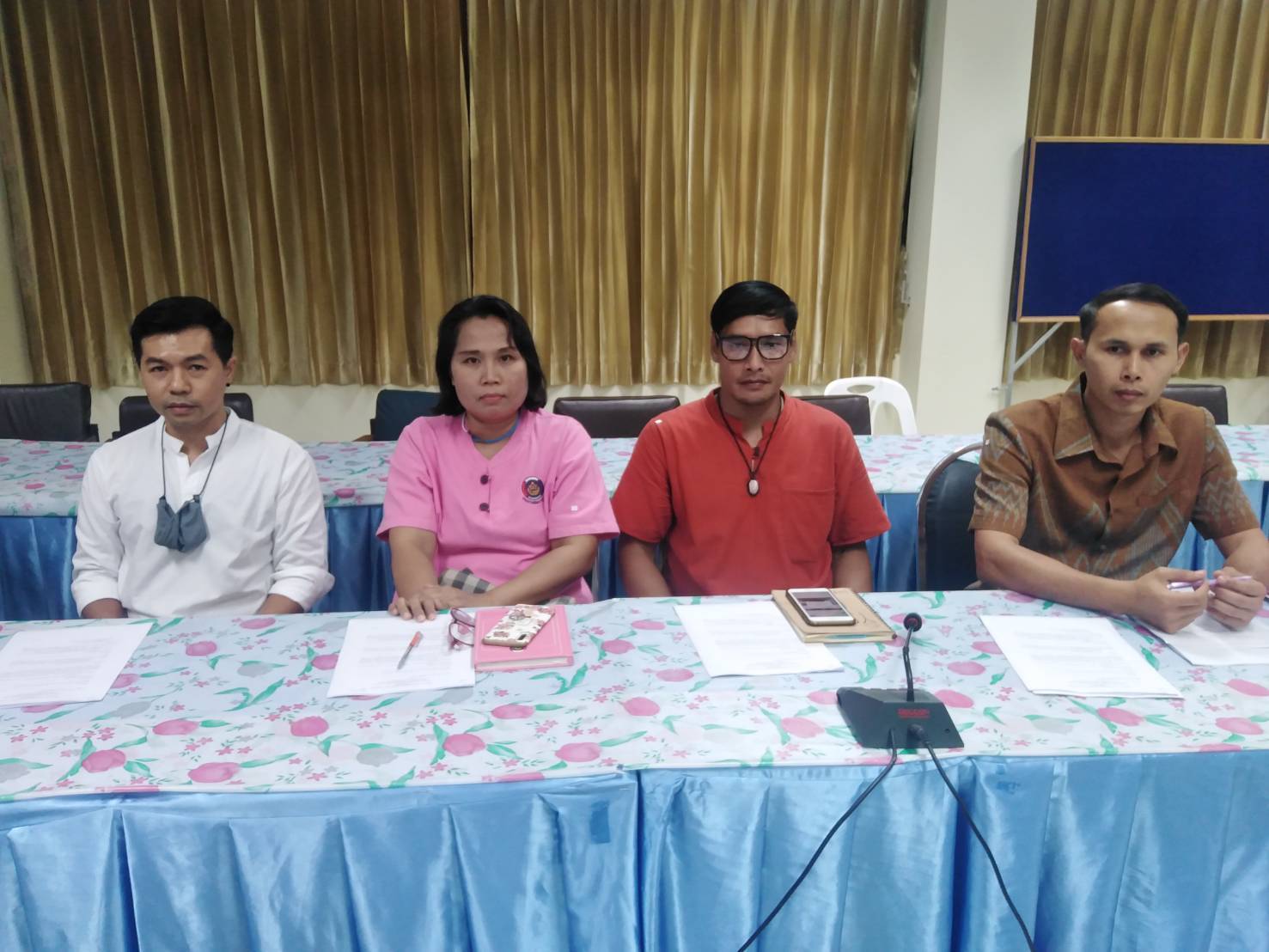 นายไพโรจน์ โสภาพร พัฒนาการจังหวัดหนองคาย เป็นประธานในการประชุมคณะกรรมการเครือข่าย OTOP ระดับจังหวัด ครั้งที่ 5/2563