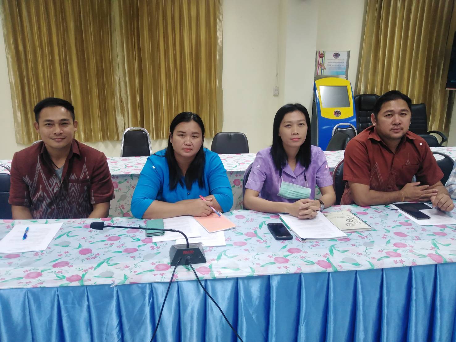 นายไพโรจน์ โสภาพร พัฒนาการจังหวัดหนองคาย เป็นประธานในการประชุมคณะกรรมการเครือข่าย OTOP ระดับจังหวัด ครั้งที่ 5/2563