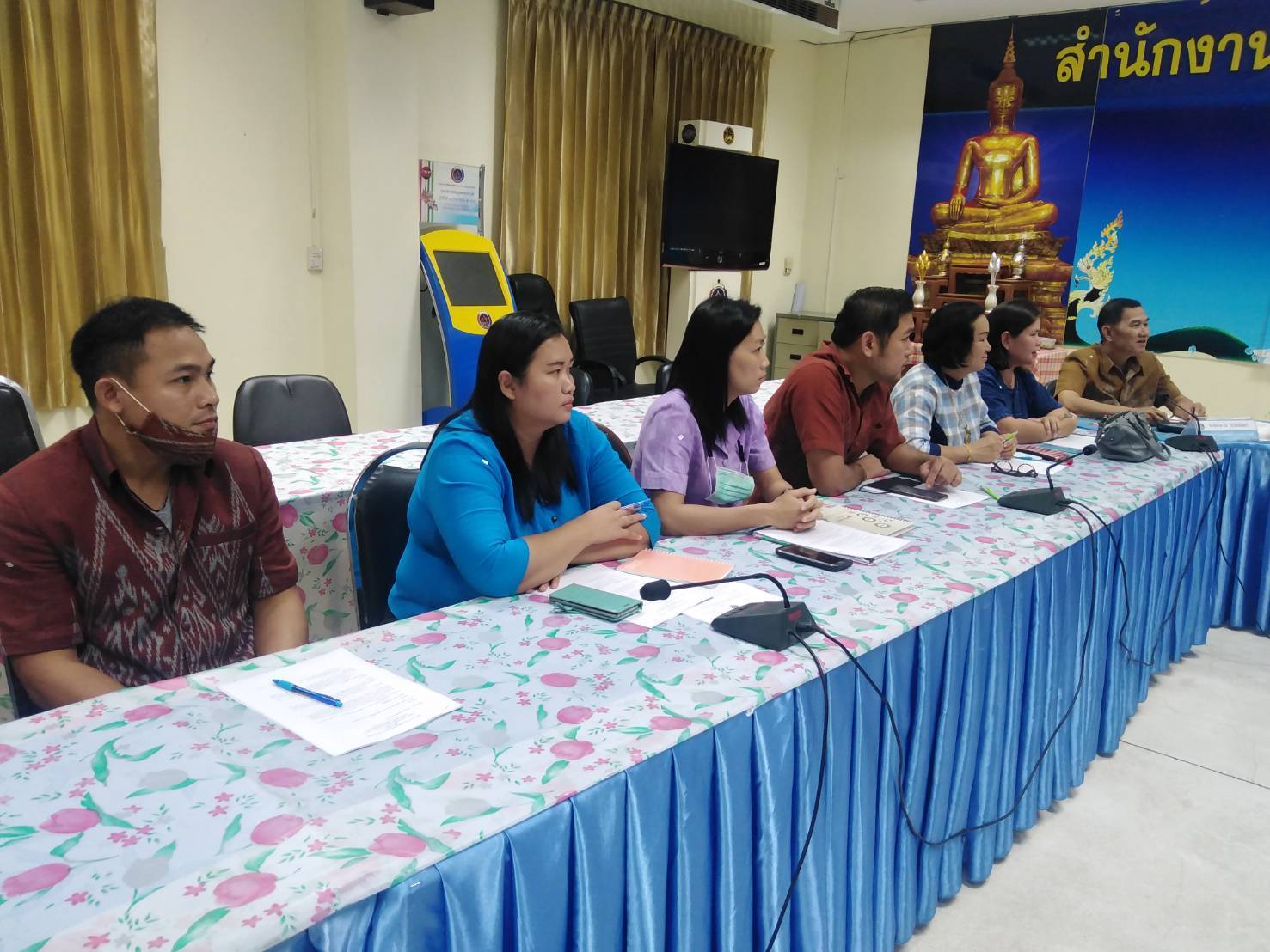 นายไพโรจน์ โสภาพร พัฒนาการจังหวัดหนองคาย เป็นประธานในการประชุมคณะกรรมการเครือข่าย OTOP ระดับจังหวัด ครั้งที่ 5/2563