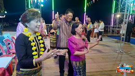 นายไพโรจน์ โสภาพร พัฒนาการจังหวัดหนองคาย เป็นประธานเปิดกิจกรรมรวมพลคนกองทุนหมู่บ้านอำเภอท่าบ่อ ครั้งที่ 1 ประจำปี 2563 ของเครือข่ายกองทุนหมู่บ้านและชุมชนเมือง อำเภอท่าบ่อ ร่วมกับสำนักงานพัฒนาชุมชนอำเภอท่าบ่อ จัดขึ้น เพื่อหารายได้ช่วยเหลือผู้ด้อยโอกาส ผู้ป่วยติดเตียงในชุมชน เพื่อเชิดชูเกียรติแก่กองทุนหมู่บ้านที่มีการบริหารจัดการดีเด่น และครัวเรือนต้นแบบที่ยืมเงินกองทุนหมู่บ้านไปประกอบอาชีพและประสบผลสำเร็จ เพื่อเป็นต้นแบบให้แก่สมาชิกกองทุนหมู่บ้านต่อไป